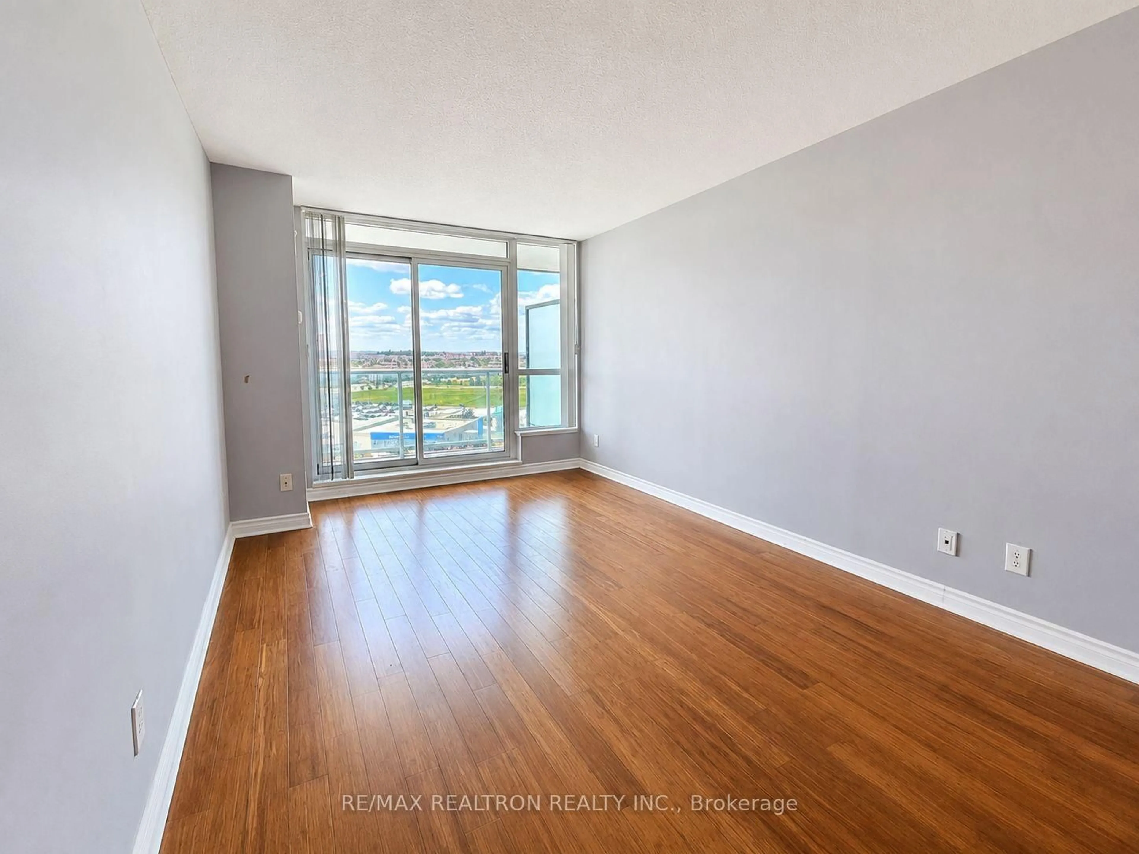 A pic of a room for 4850 Glen Erin Dr #1010, Mississauga Ontario L5M 7S1