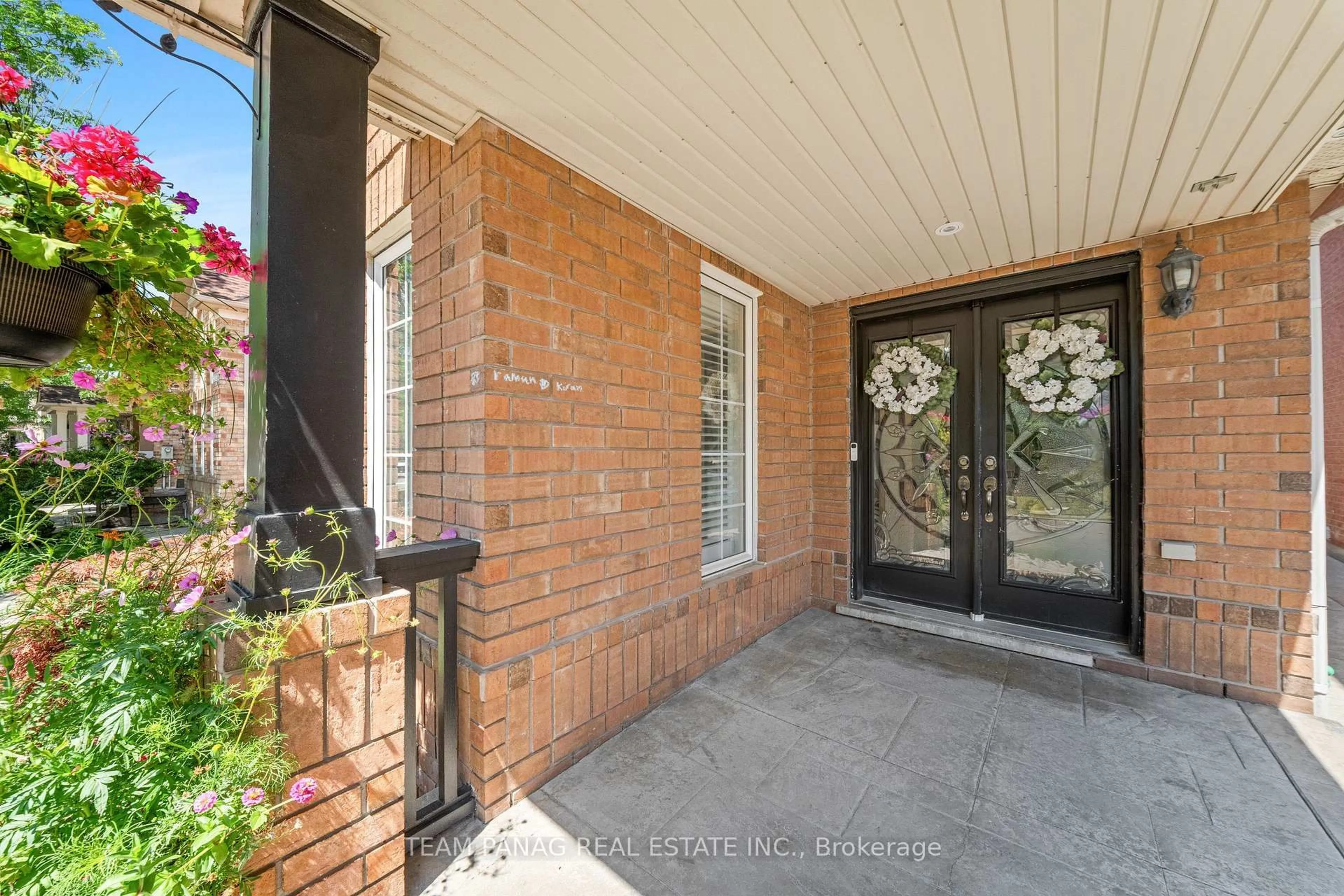 Unknown for 26 Bowsfield Dr, Brampton Ontario L6P 1A6