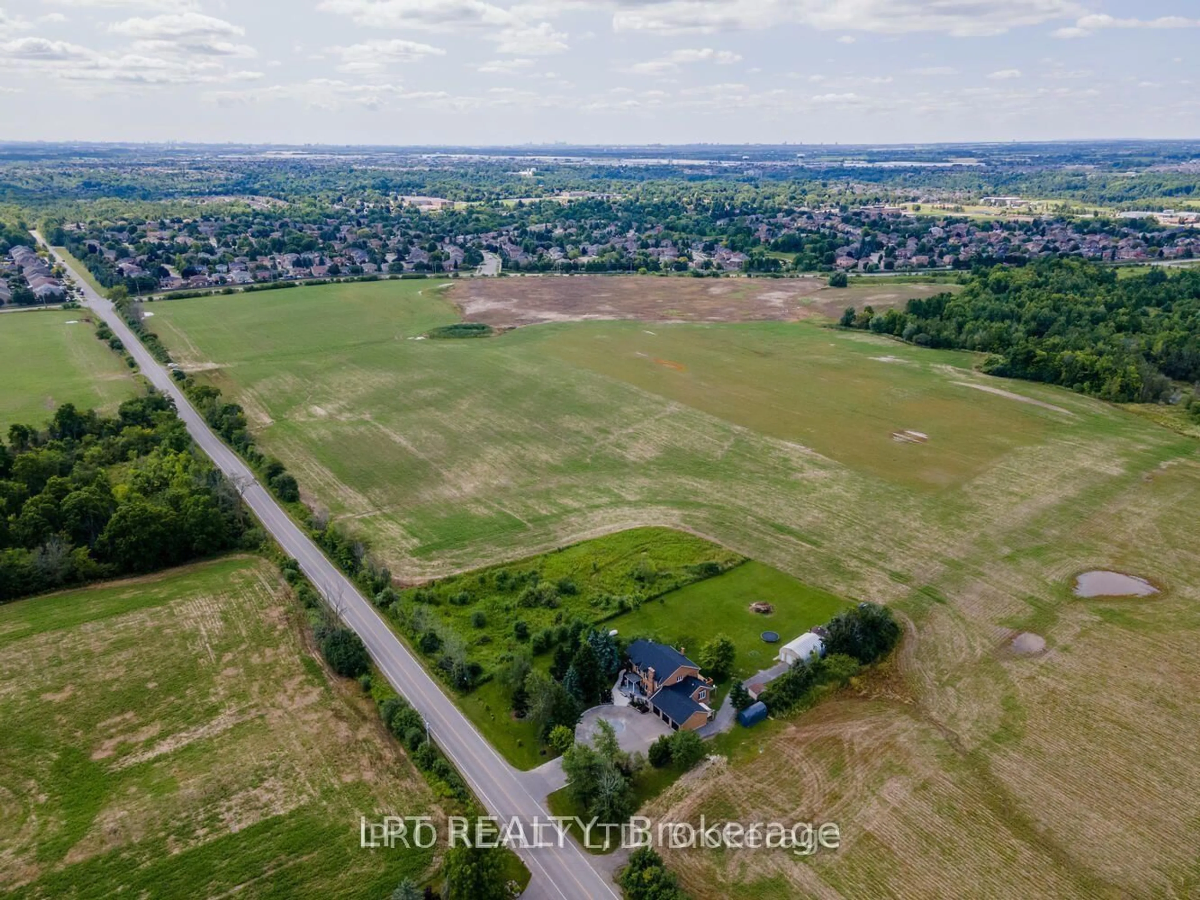 A pic from outside/outdoor area/front of a property/back of a property/a pic from drone, unknown for 14190 Mount Hope Rd, Caledon Ontario L7E 3K3