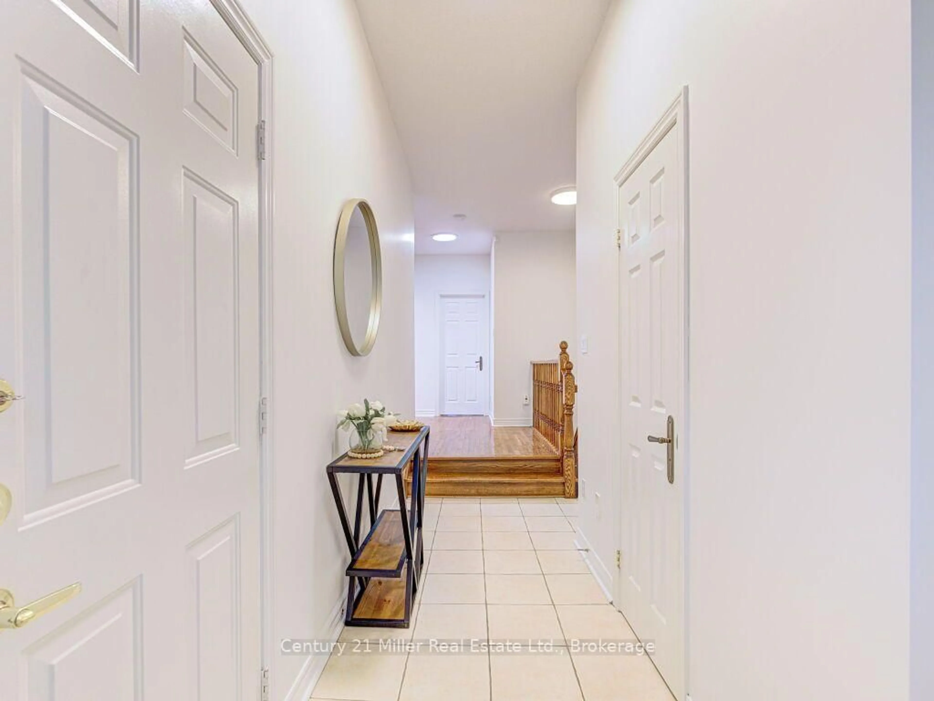 Indoor entryway for 1169 Dorval Dr #19, Oakville Ontario L6M 4V7