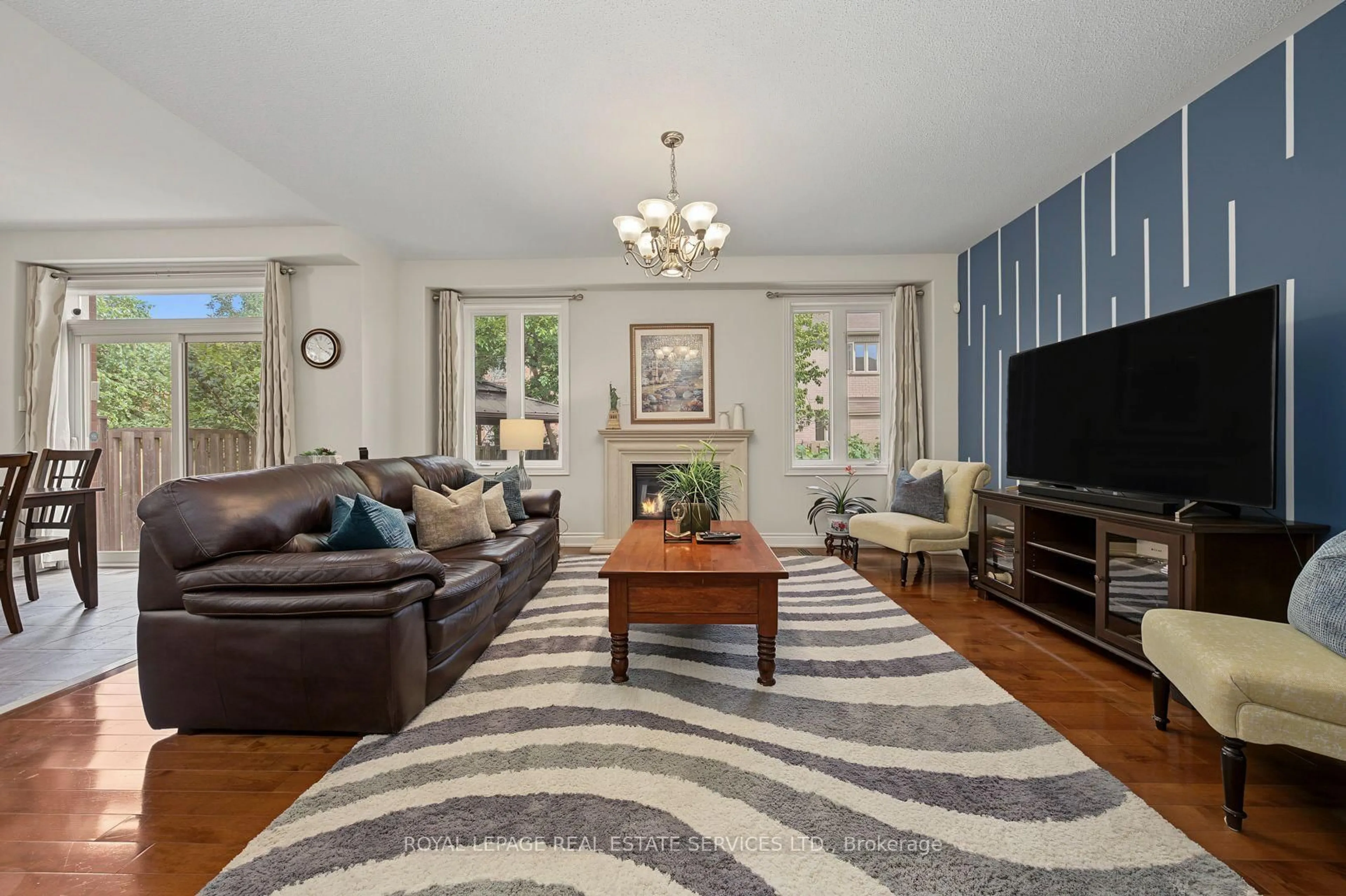 Living room with furniture, unknown for 3368 Raspberry Bush Tr, Oakville Ontario L6L 6V2