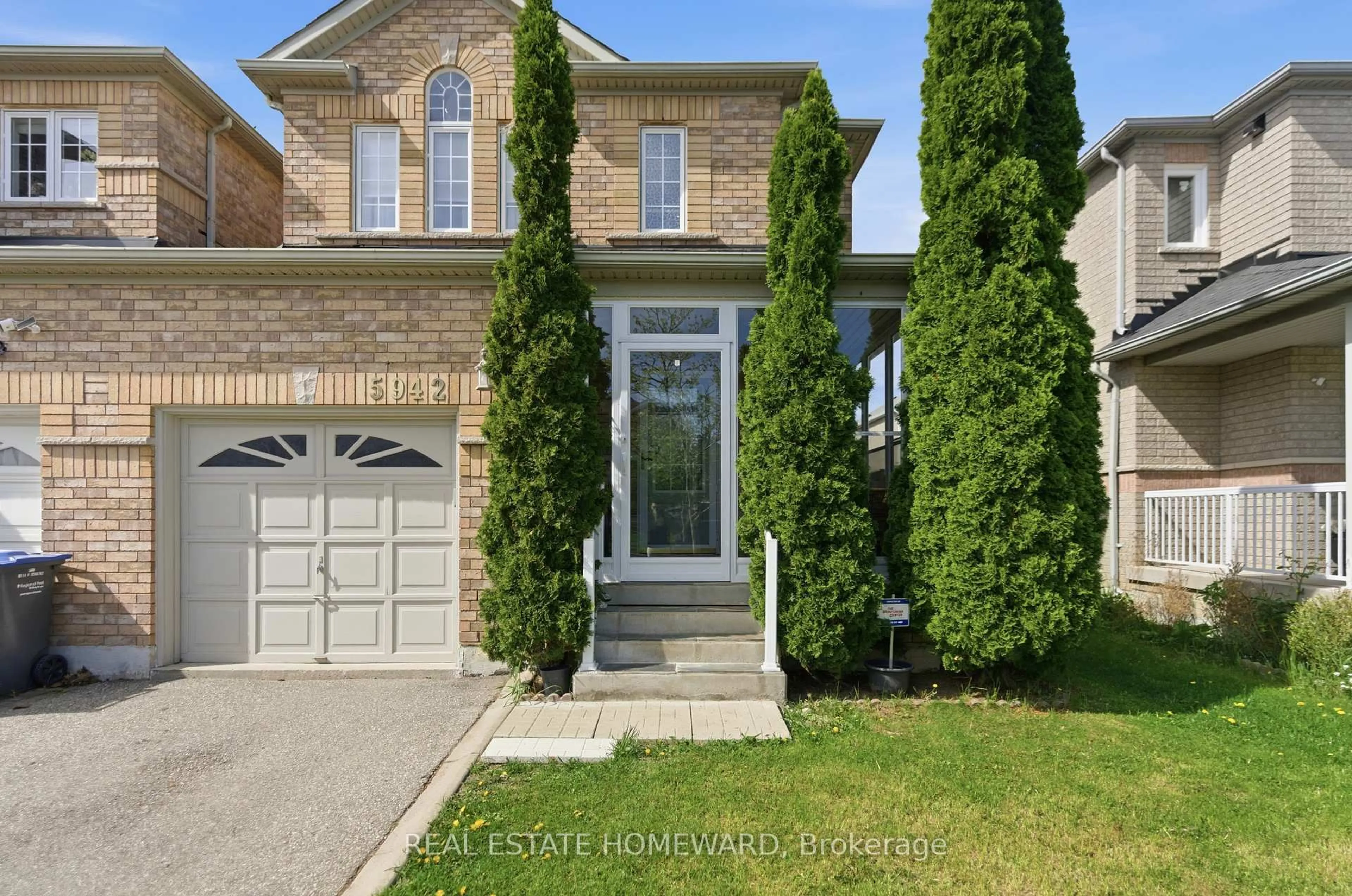 Home with brick exterior material, street for 5942 Delle Donne Dr, Mississauga Ontario L5M 7A2