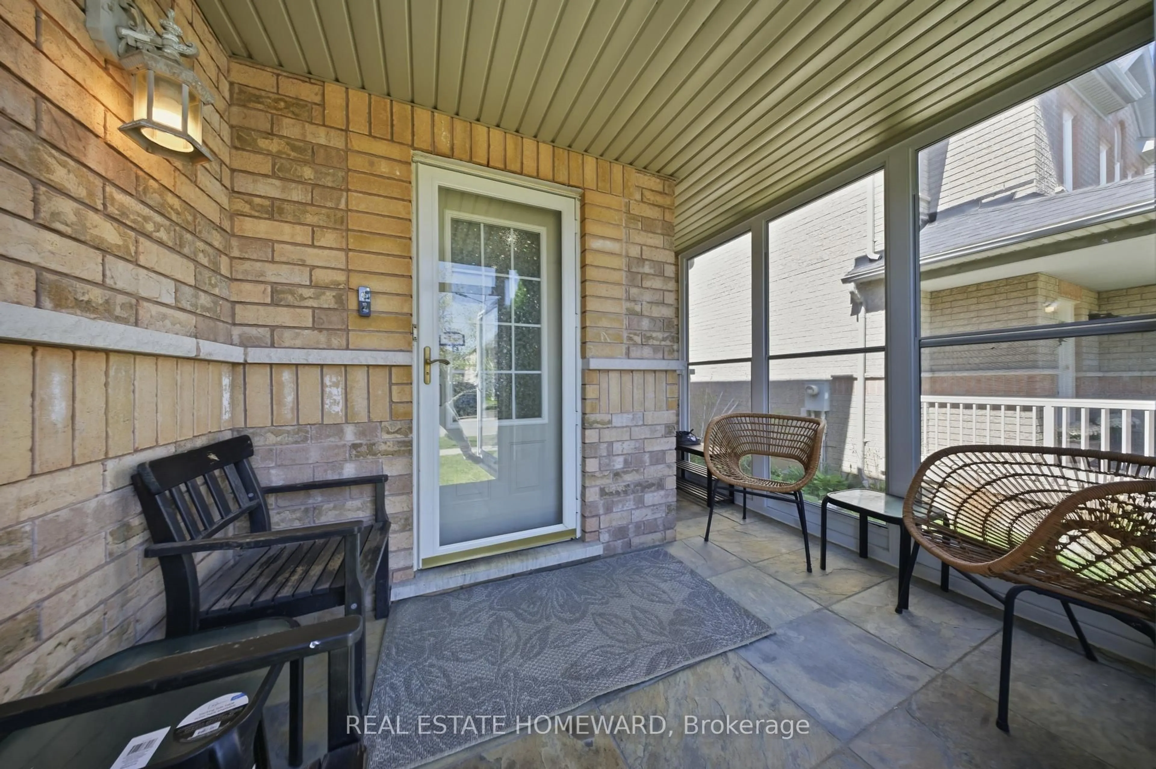 Patio, street for 5942 Delle Donne Dr, Mississauga Ontario L5M 7A2