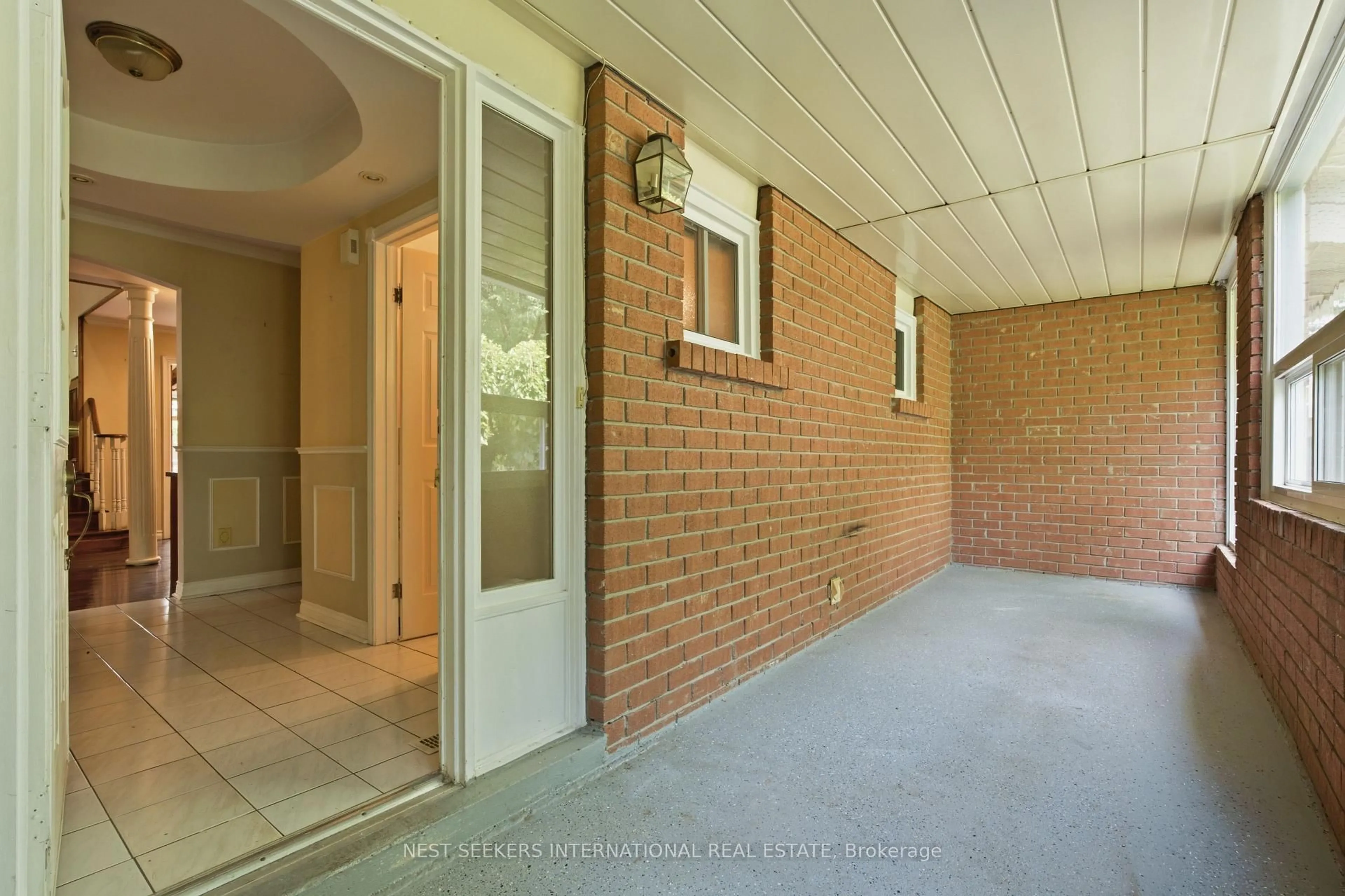 Unknown for 10 Lennox Crt, Brampton Ontario L6Z 1V9