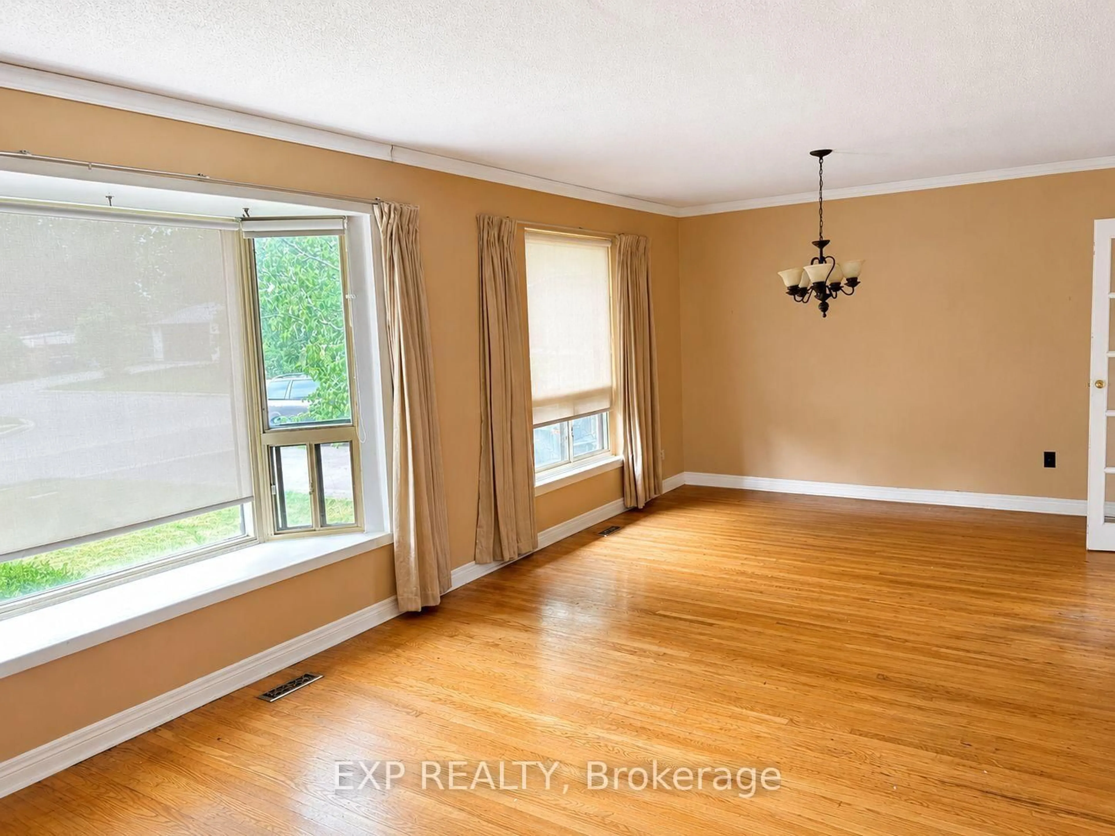 A pic of a room for 79 Dorset Dr, Brampton Ontario L6T 2Y8