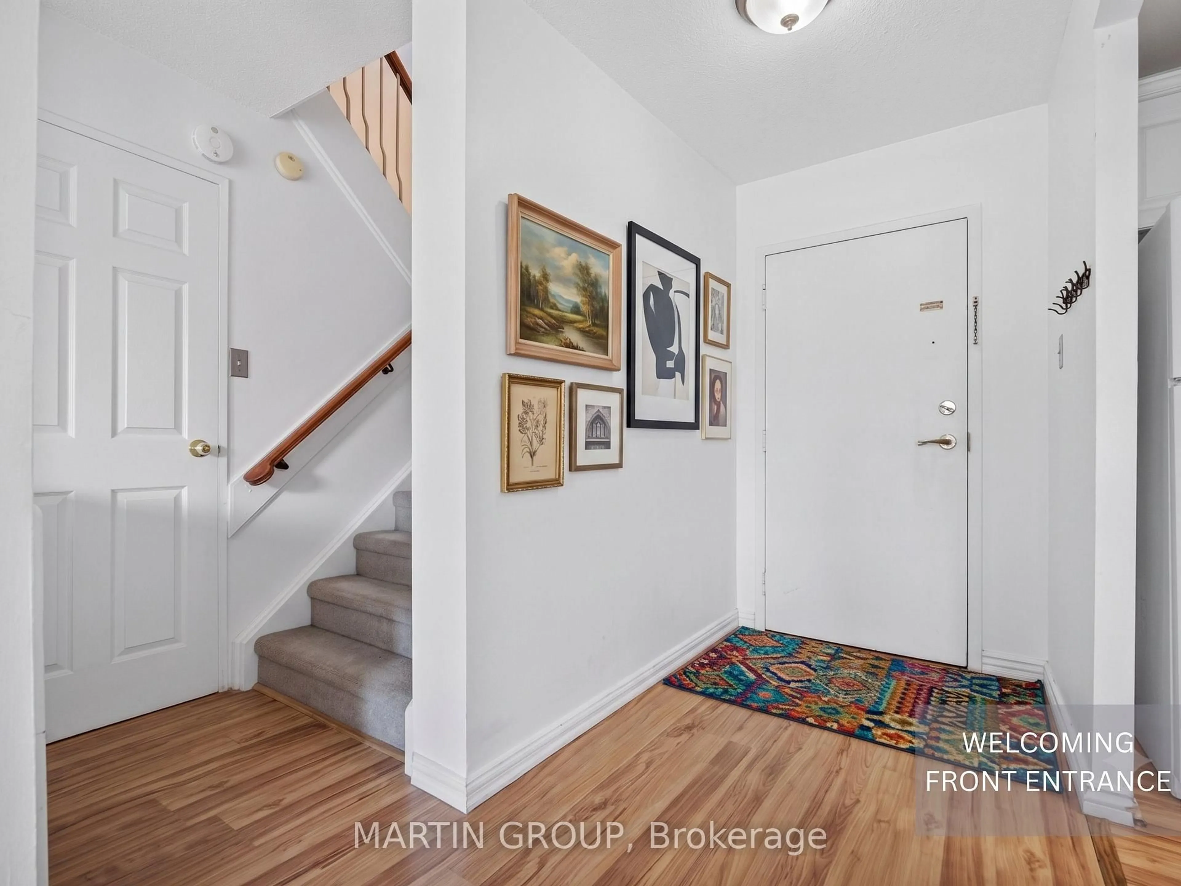 Indoor entryway for 1050 Falgarwood Dr #112, Oakville Ontario L6H 2P3