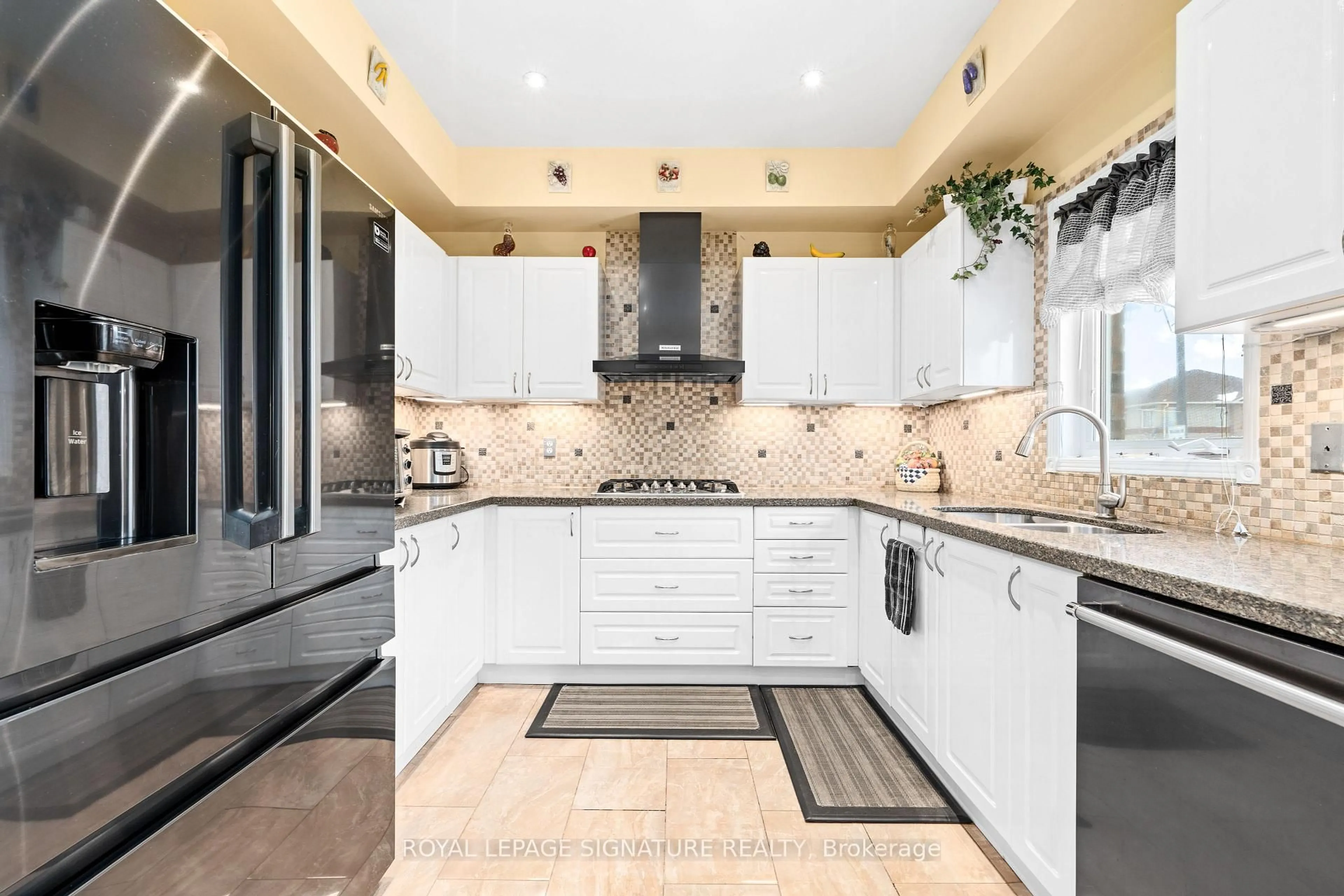 Contemporary kitchen, ceramic/tile floor for 687 Twain Ave, Mississauga Ontario L5W 1K7