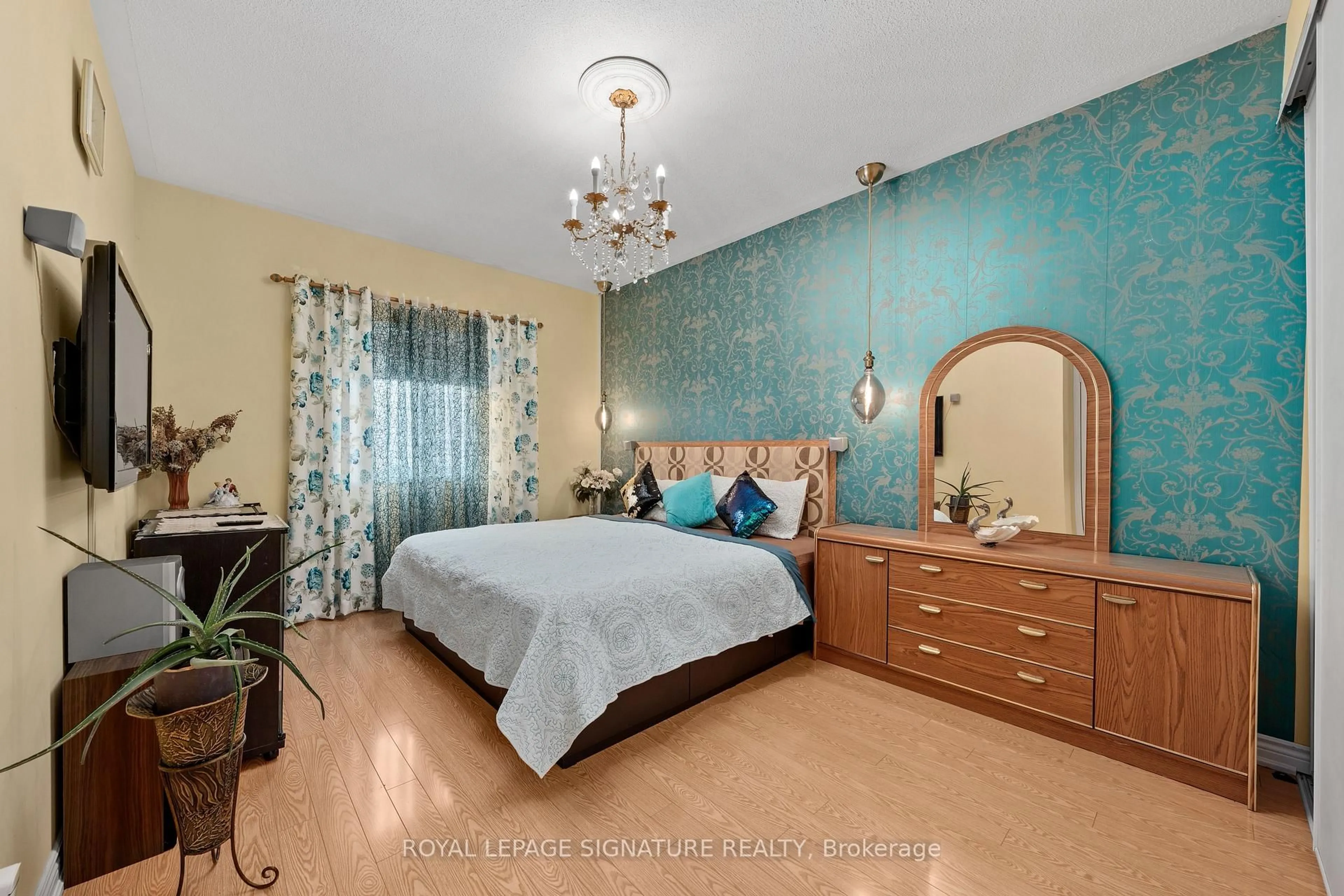 Bedroom with bed, unknown for 687 Twain Ave, Mississauga Ontario L5W 1K7