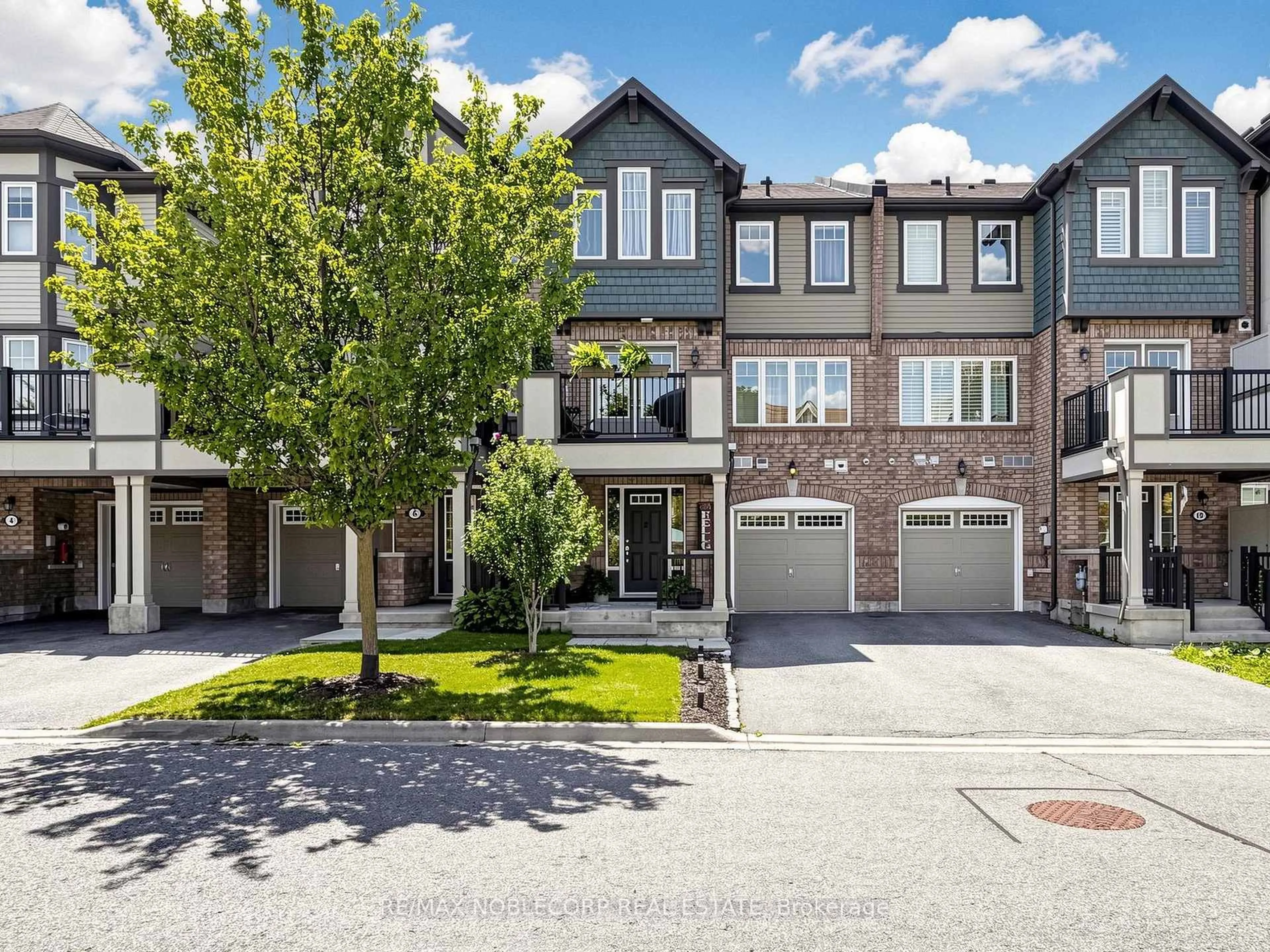 Home with brick exterior material, street for 8 Deancrest Rd, Brampton Ontario L7A 0W1