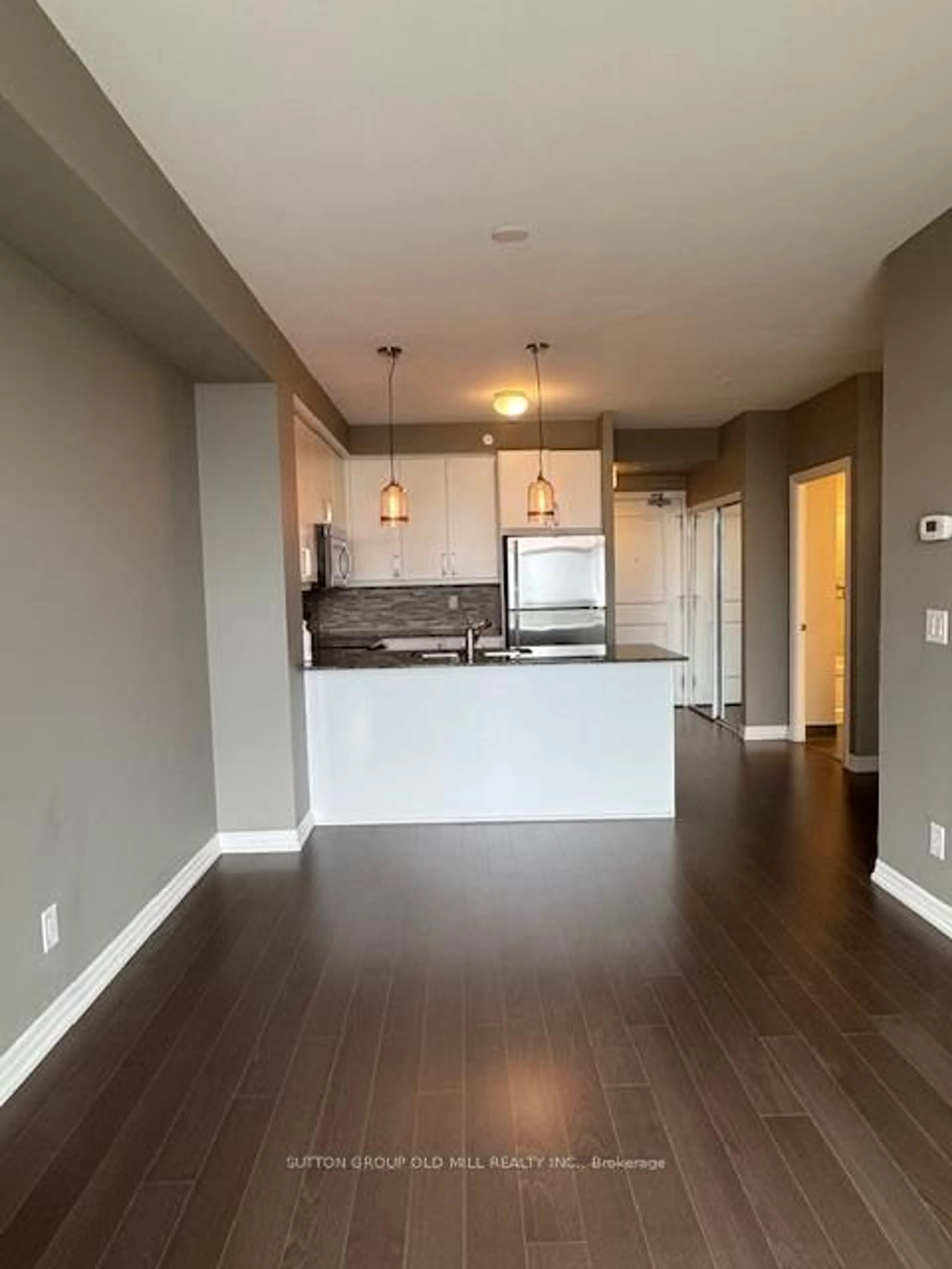 Open concept kitchen, wood/laminate floor for 3563 Lake Shore Blvd #707, Toronto Ontario M8W 0A3