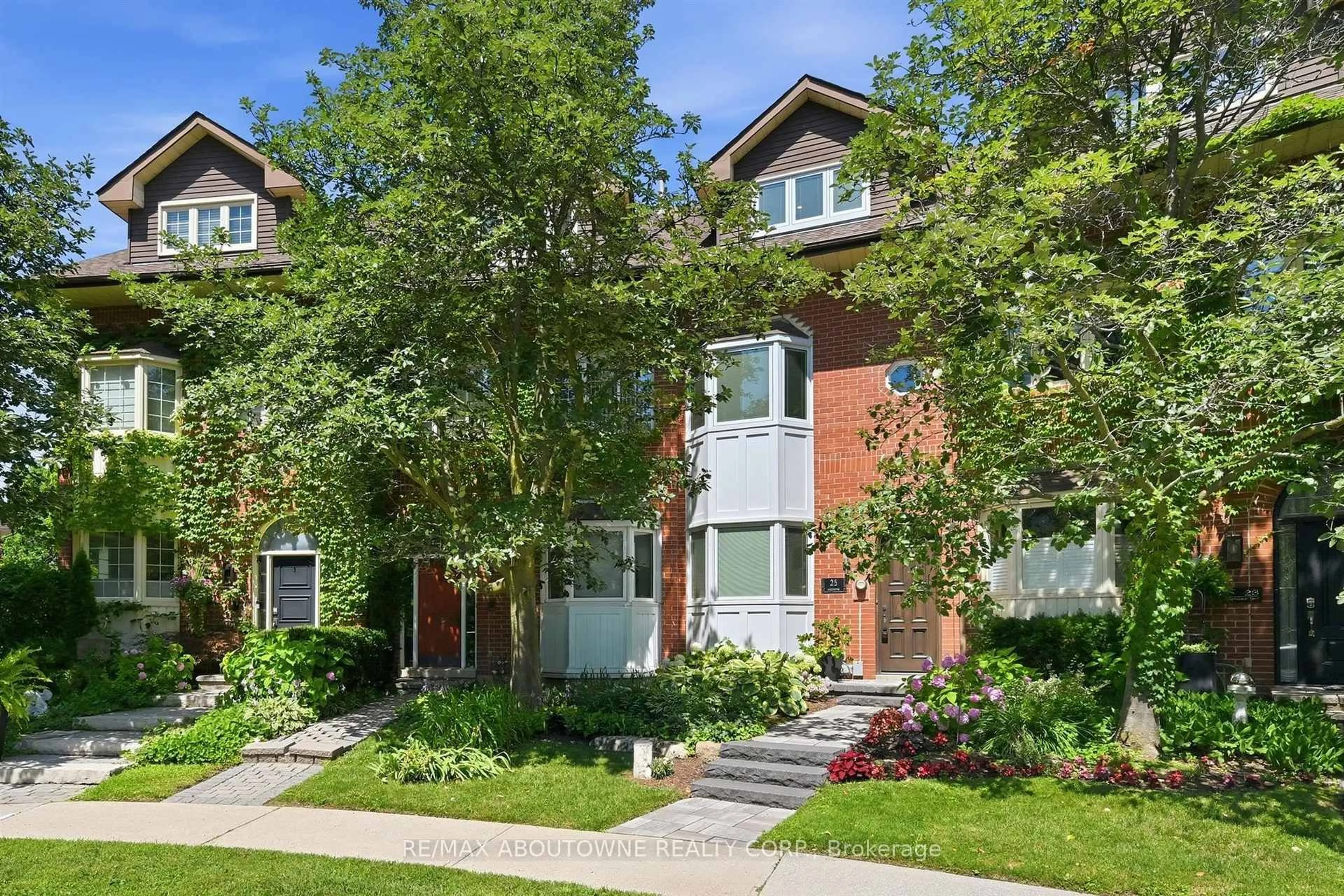 Home with brick exterior material, street for 25 Southwind Terr, Oakville Ontario L6L 6K6