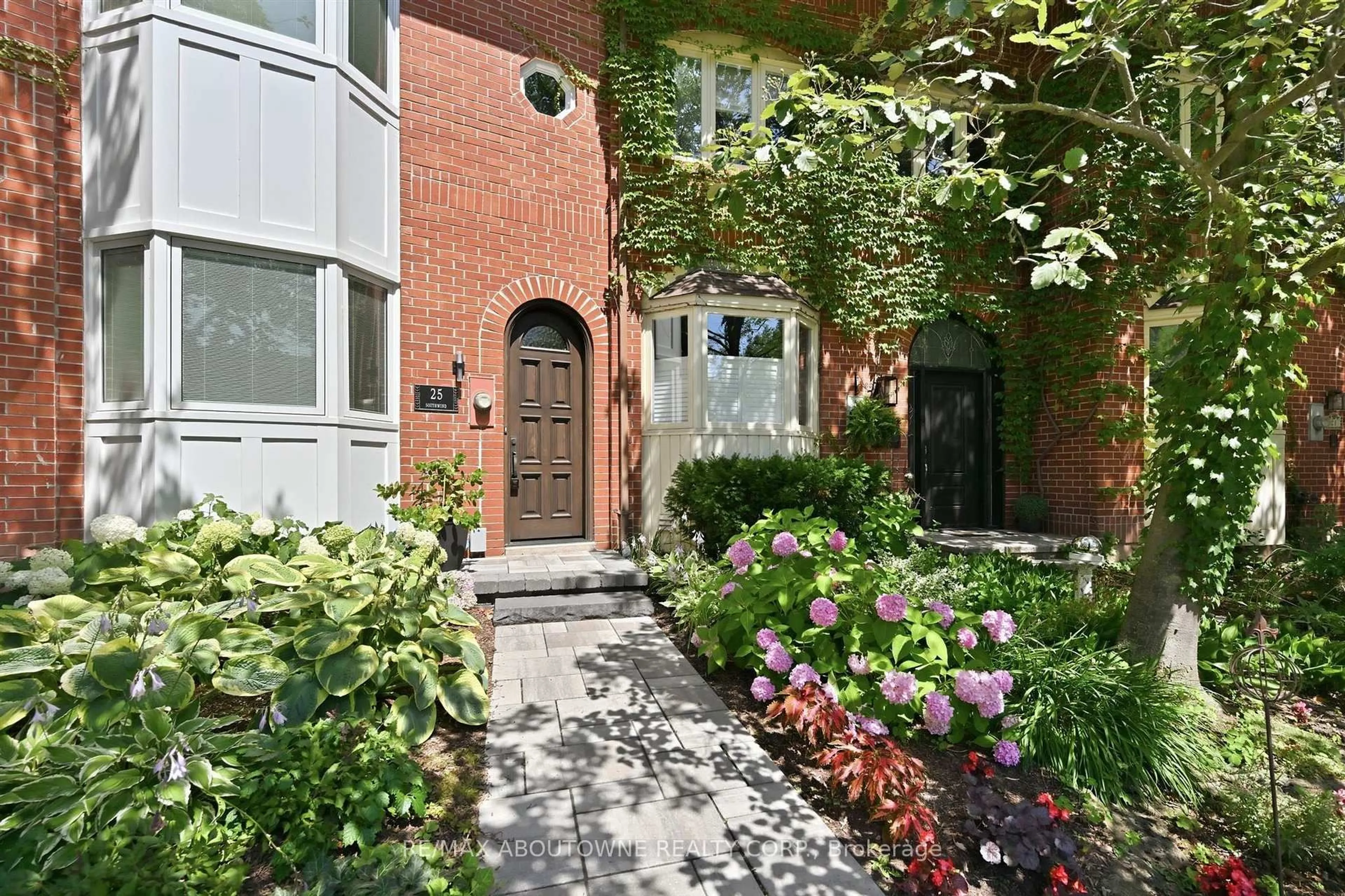 Home with brick exterior material, street for 25 Southwind Terr, Oakville Ontario L6L 6K6