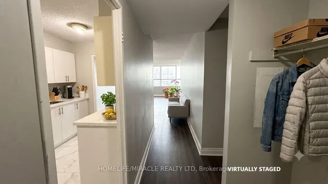 40 Panorama Crt #807, Toronto 3