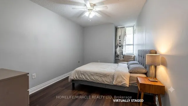 40 Panorama Crt #807, Toronto 4