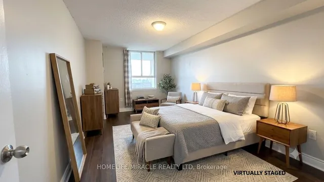 40 Panorama Crt #807, Toronto 5