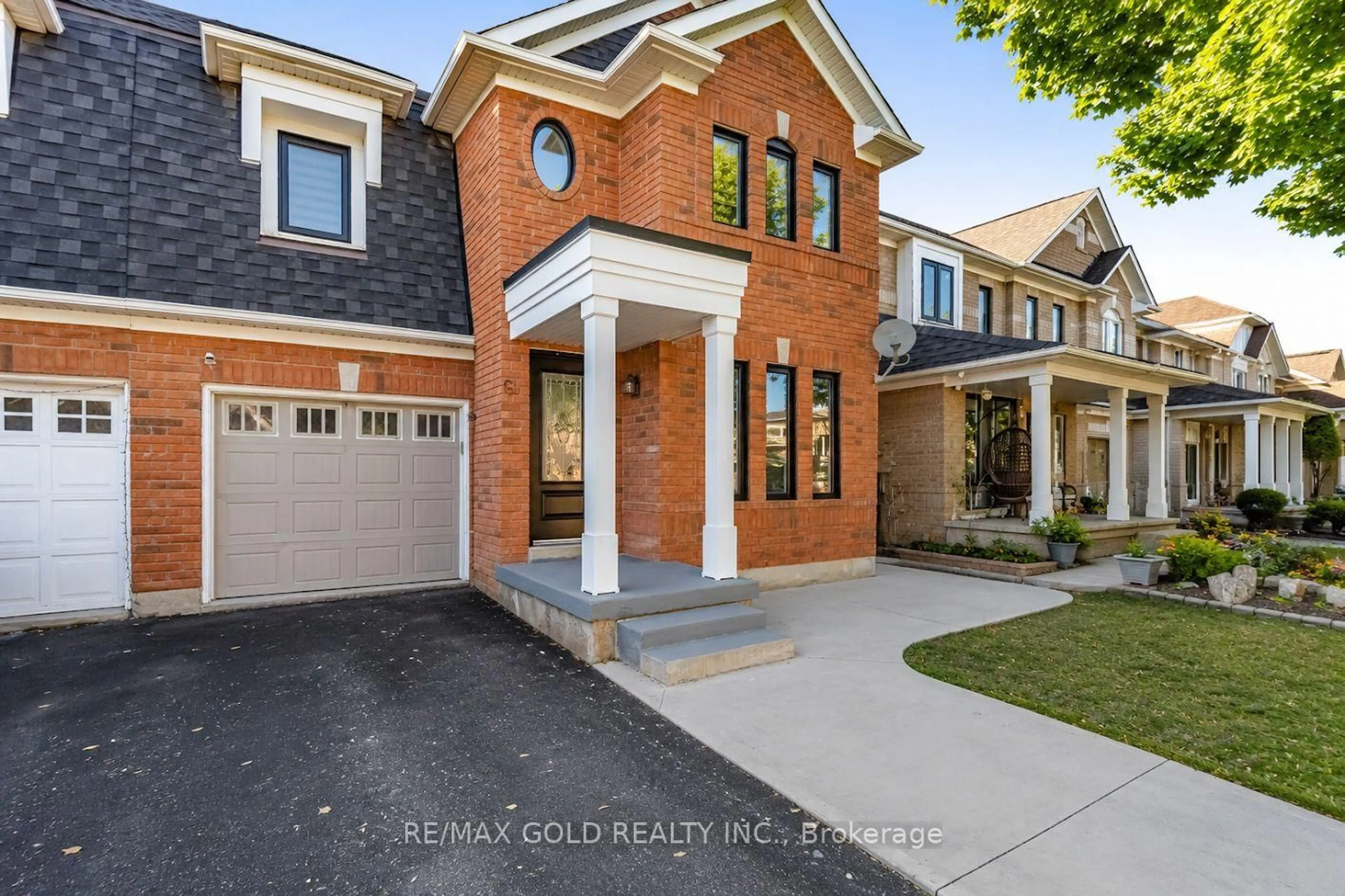 Home with brick exterior material, street for 61 Saintsbury Cres, Brampton Ontario L6R 2V9