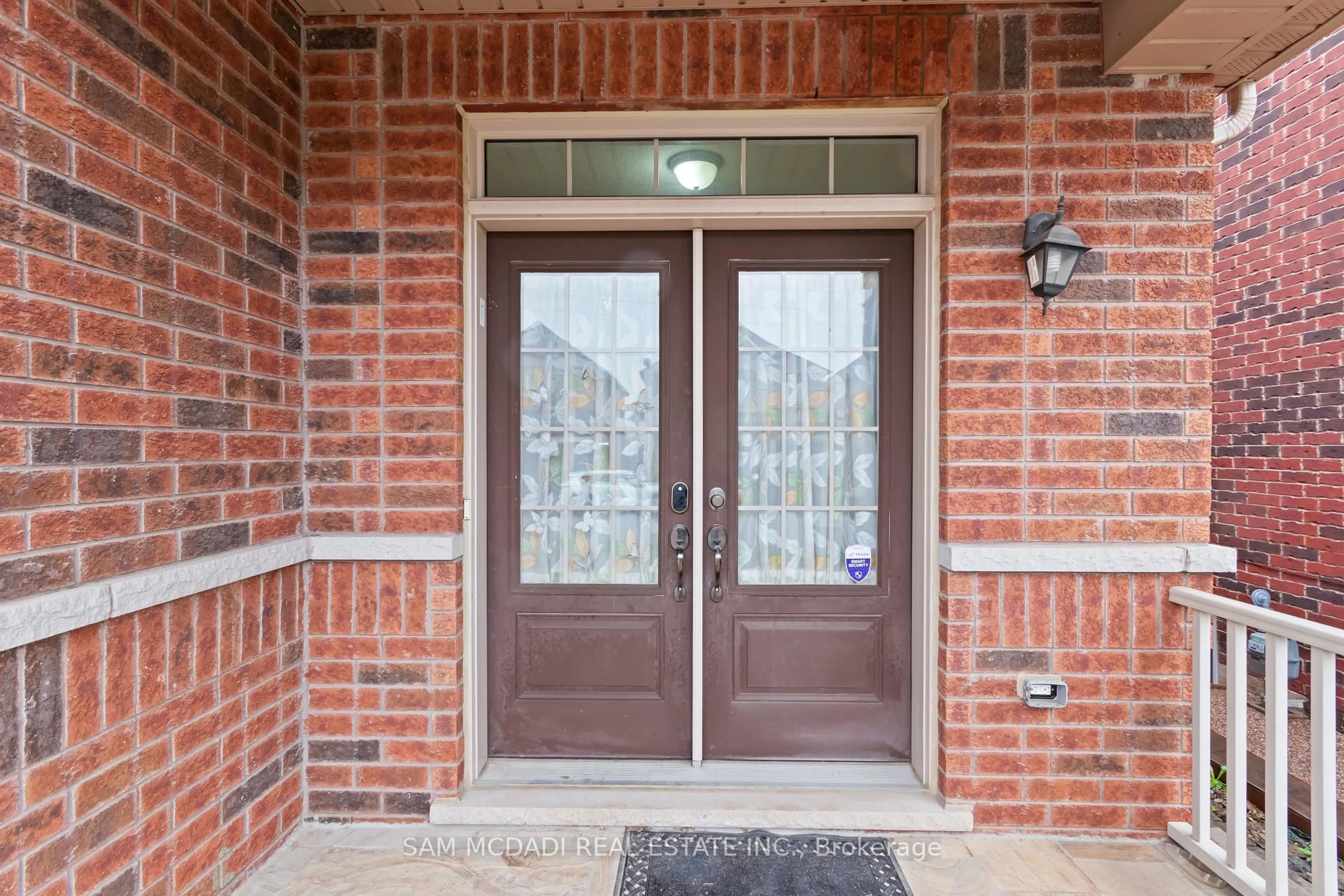 Indoor entryway for 80 Durango Dr, Brampton Ontario L6X 5G9