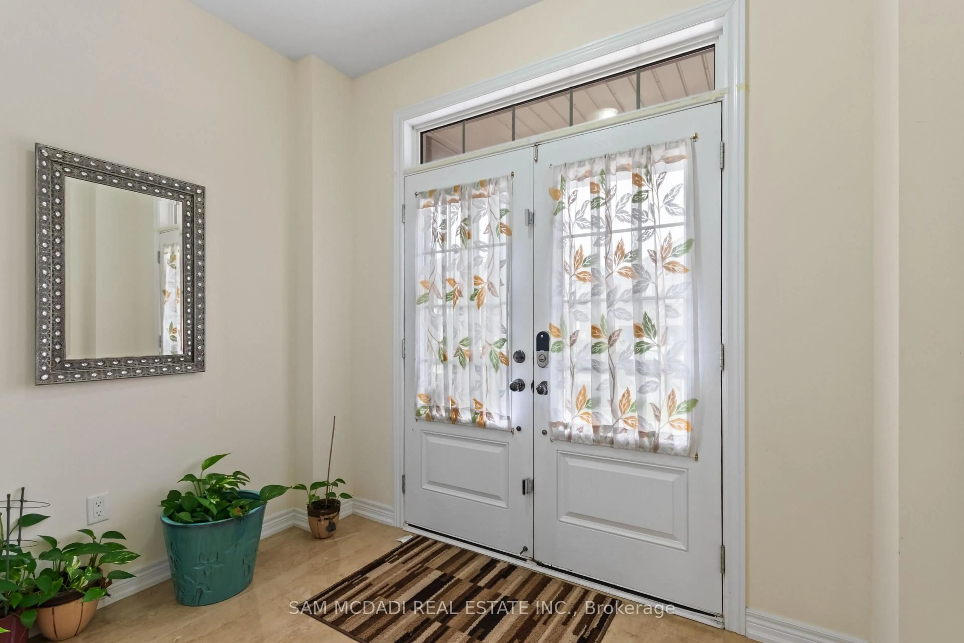 Indoor entryway for 80 Durango Dr, Brampton Ontario L6X 5G9