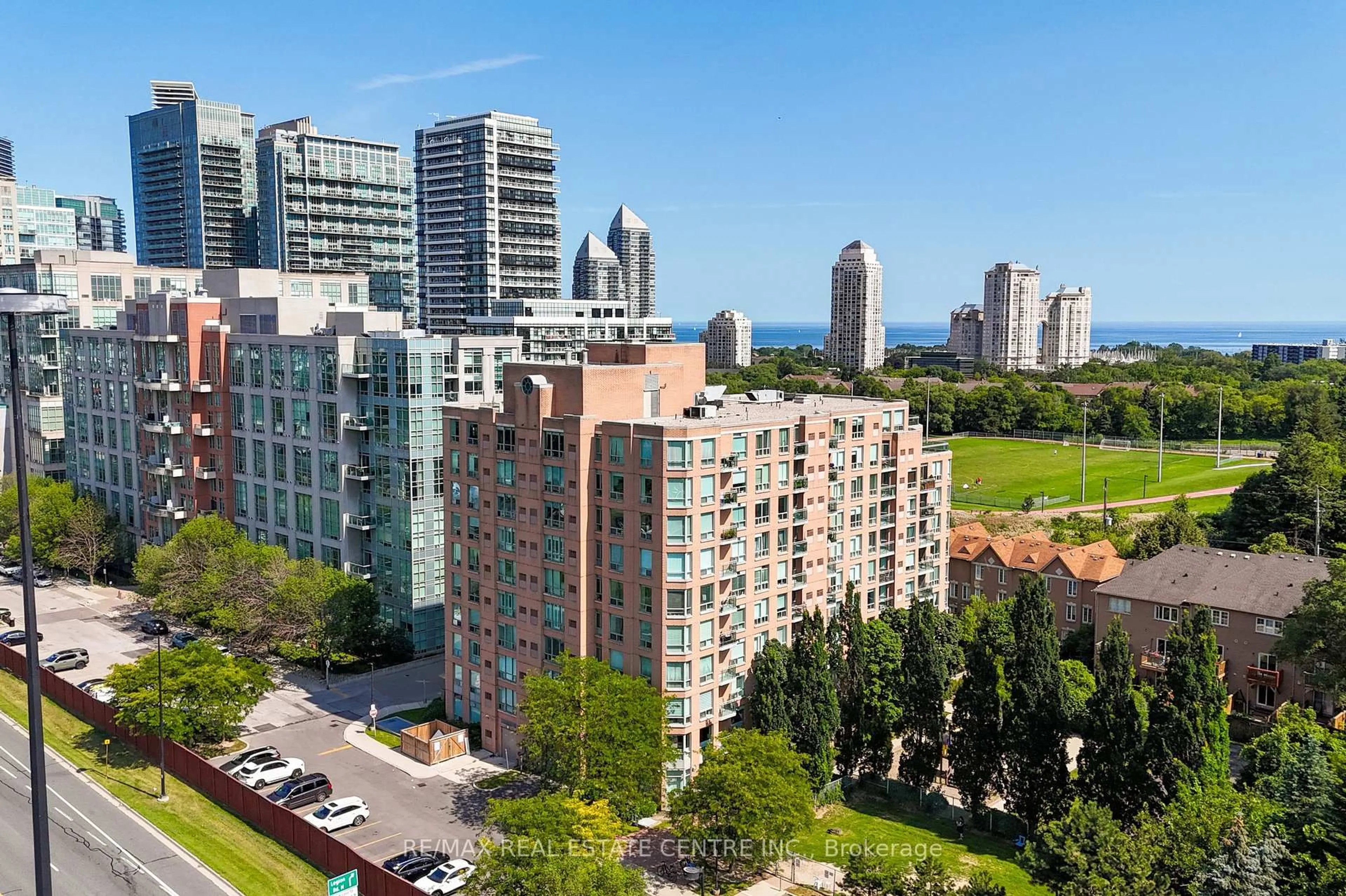A pic from outside/outdoor area/front of a property/back of a property/a pic from drone, city buildings view from balcony for 190 Manitoba St #706, Toronto Ontario M8Y 3Y8