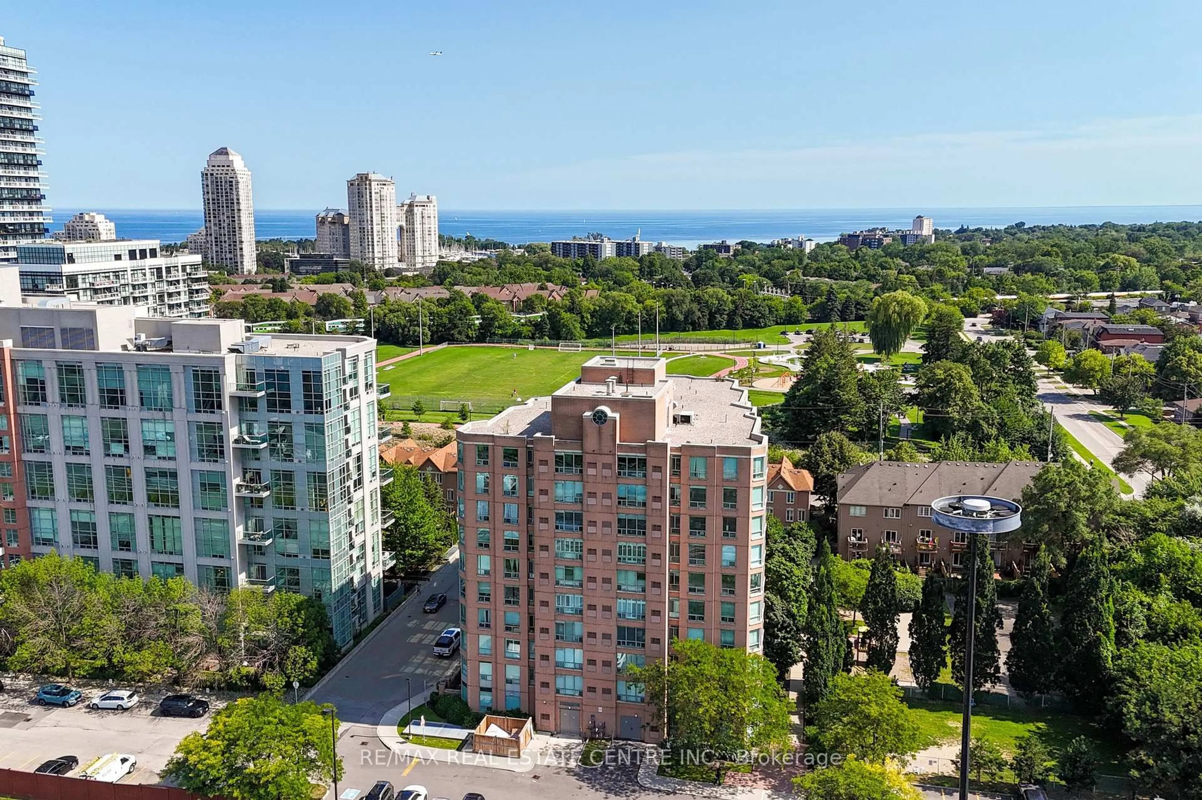 A pic from outside/outdoor area/front of a property/back of a property/a pic from drone, city buildings view from balcony for 190 Manitoba St #706, Toronto Ontario M8Y 3Y8