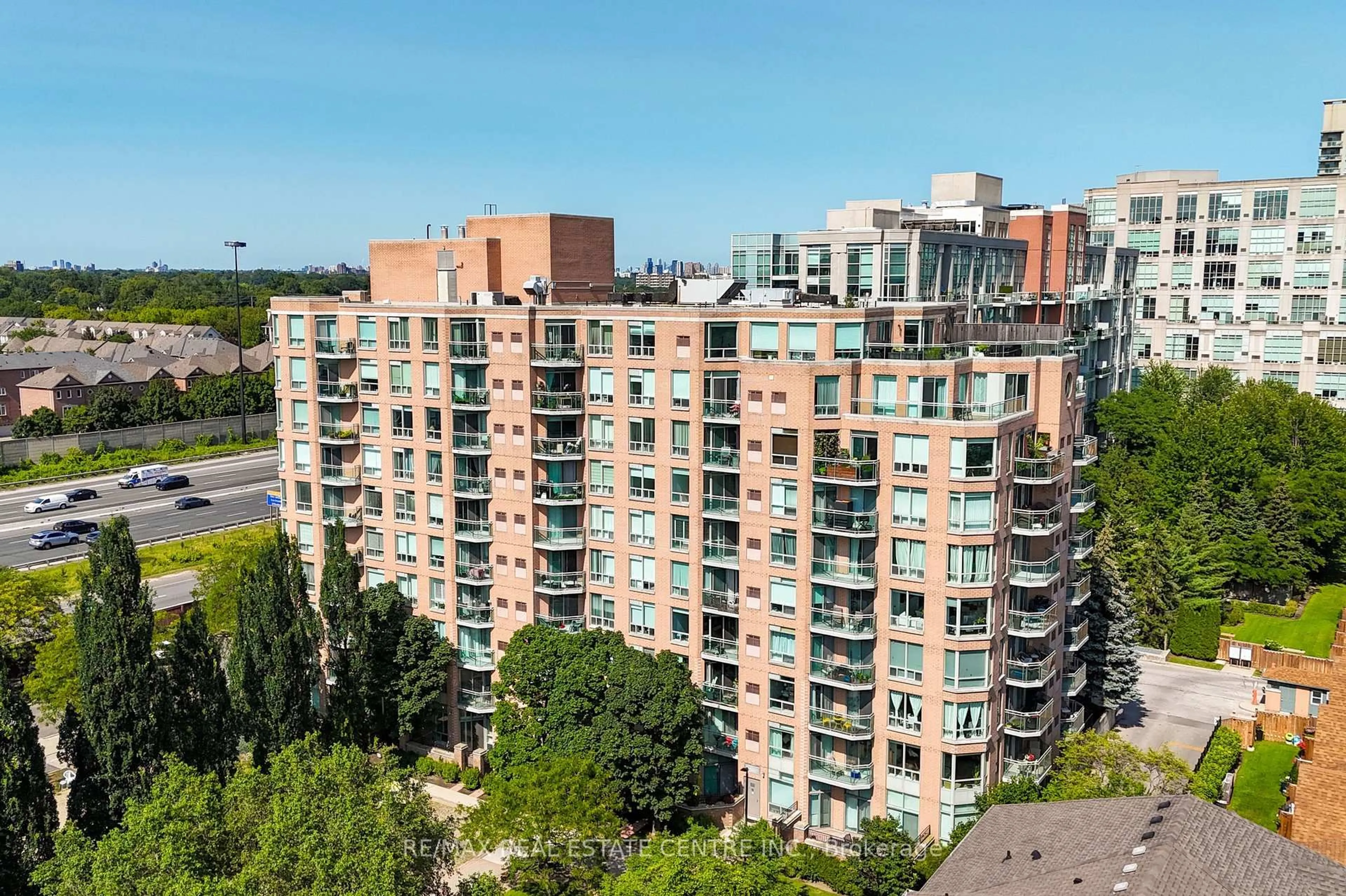 A pic from outside/outdoor area/front of a property/back of a property/a pic from drone, city buildings view from balcony for 190 Manitoba St #706, Toronto Ontario M8Y 3Y8