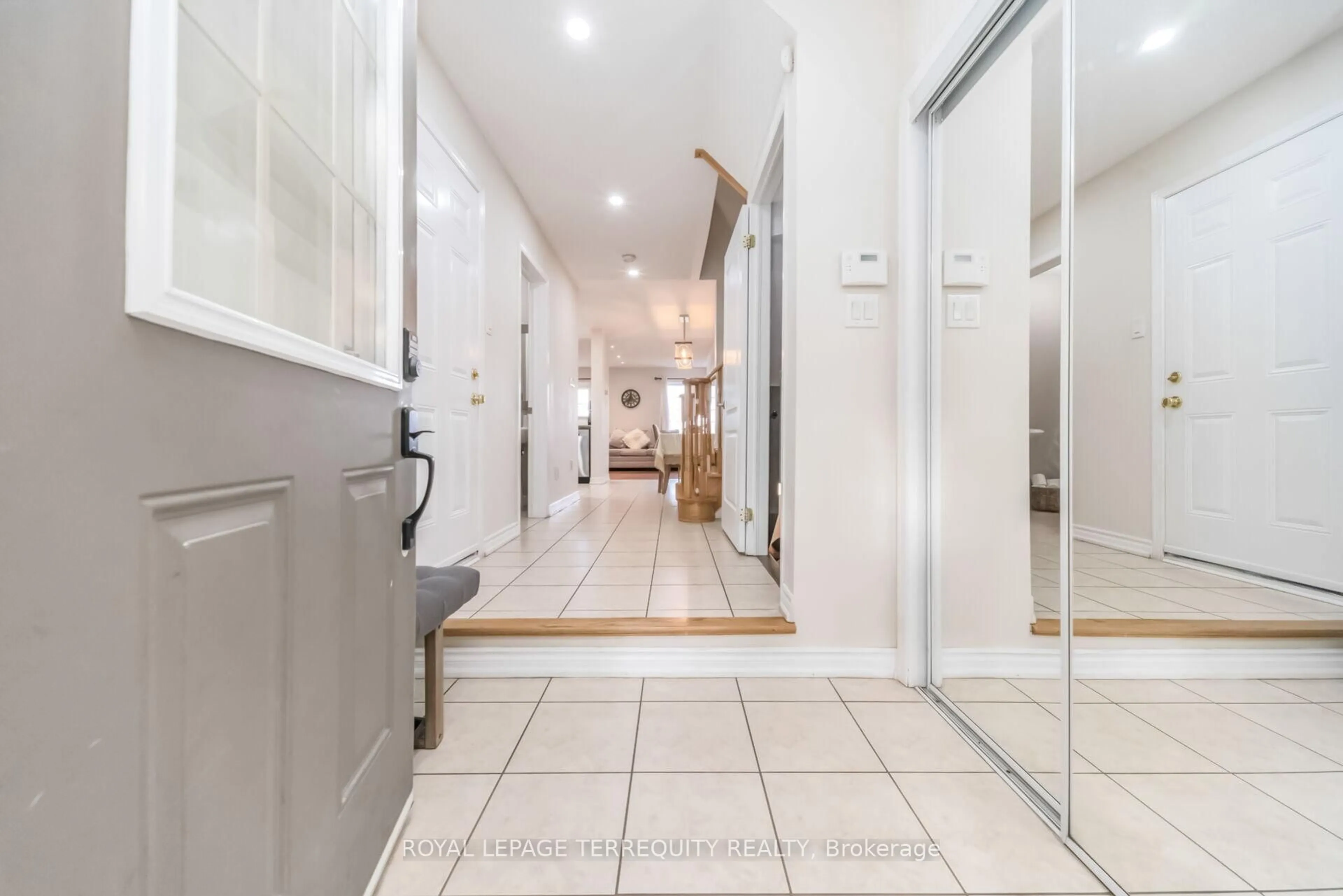 Indoor foyer for 7 Bamboo Grve, Brampton Ontario L6R 0L9