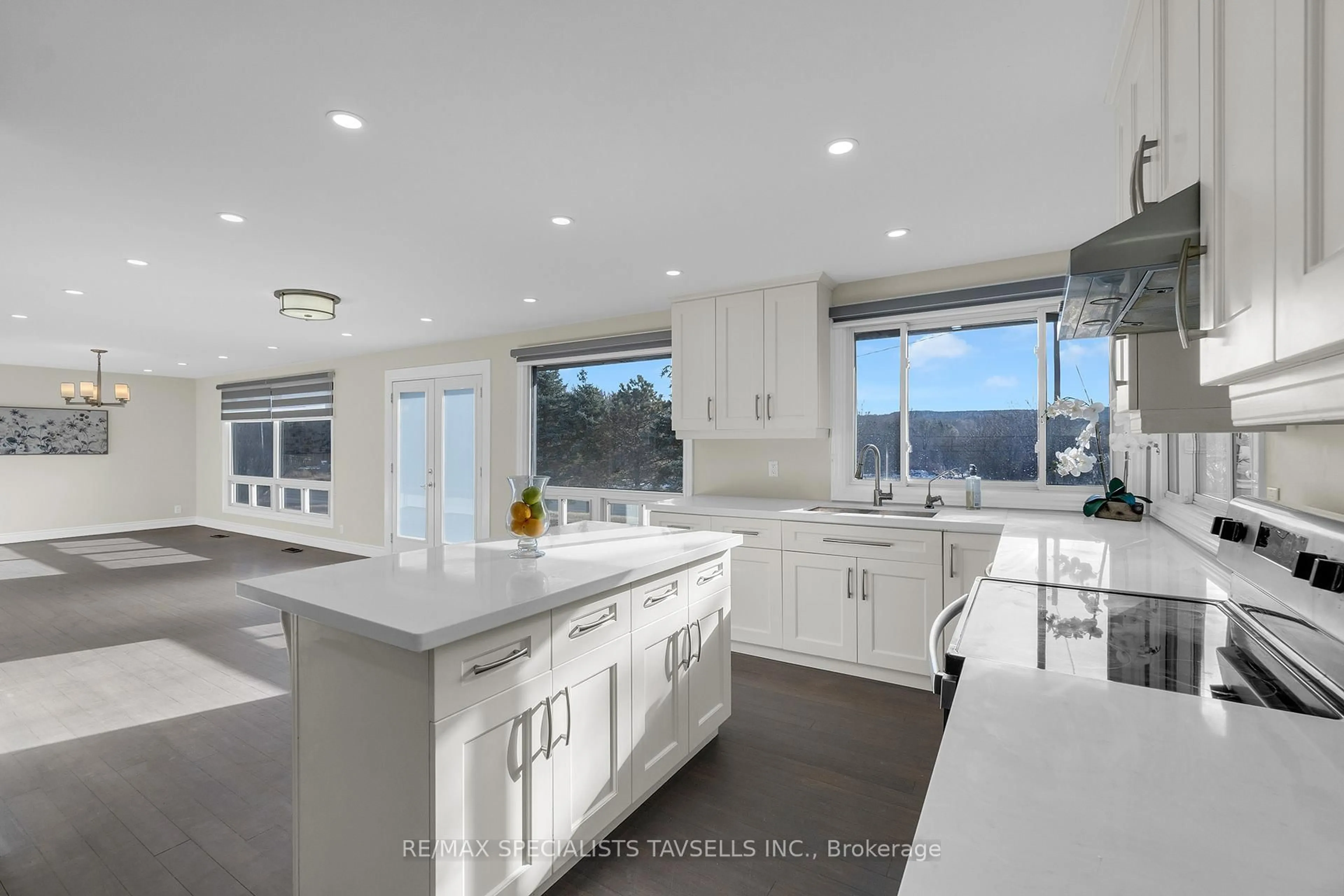 Open concept kitchen, ceramic/tile floor for 16045 Hurontario St, Caledon Ontario L7C 2E5