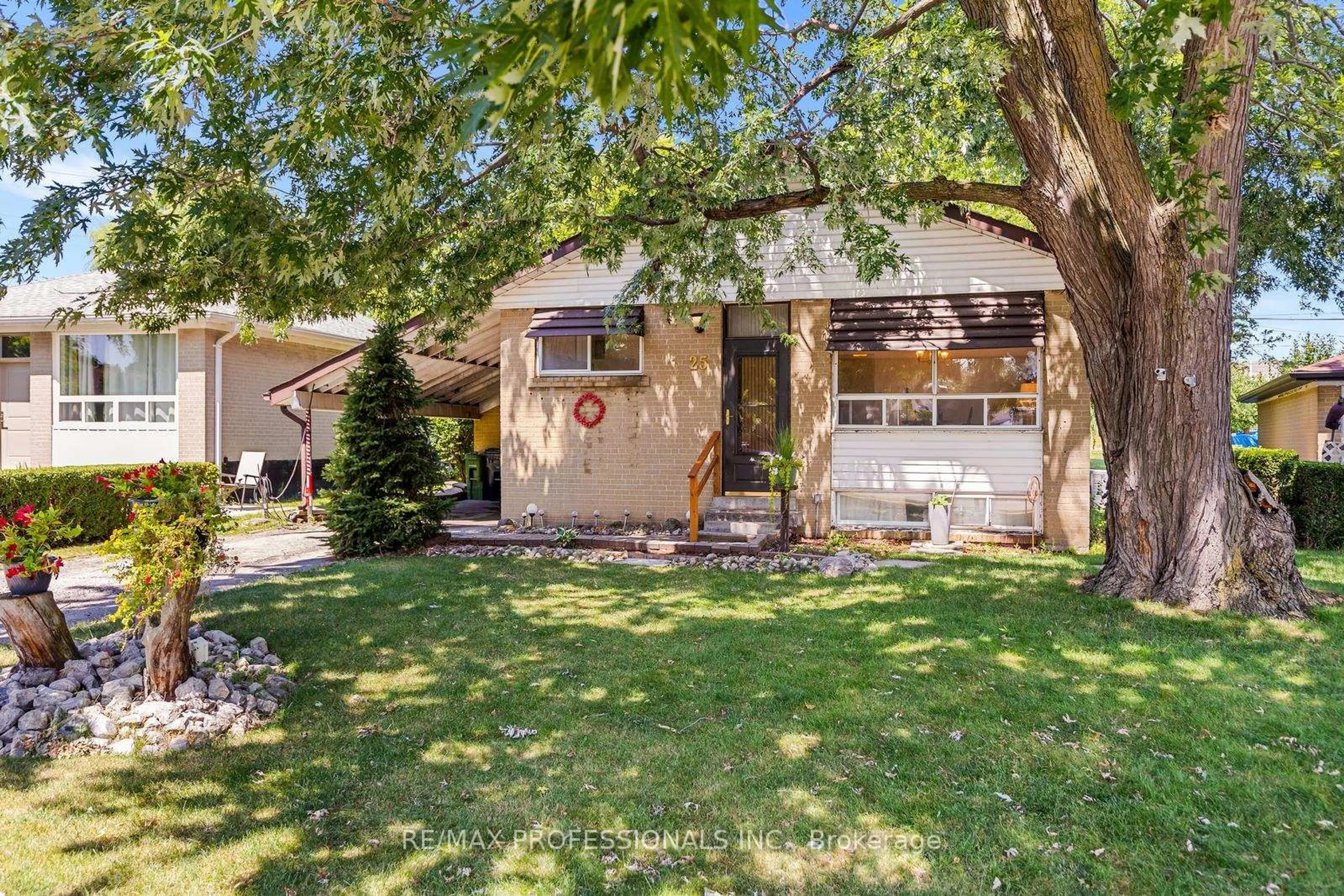 Unknown for 25 Hardwick Crt, Toronto Ontario M9C 4G5