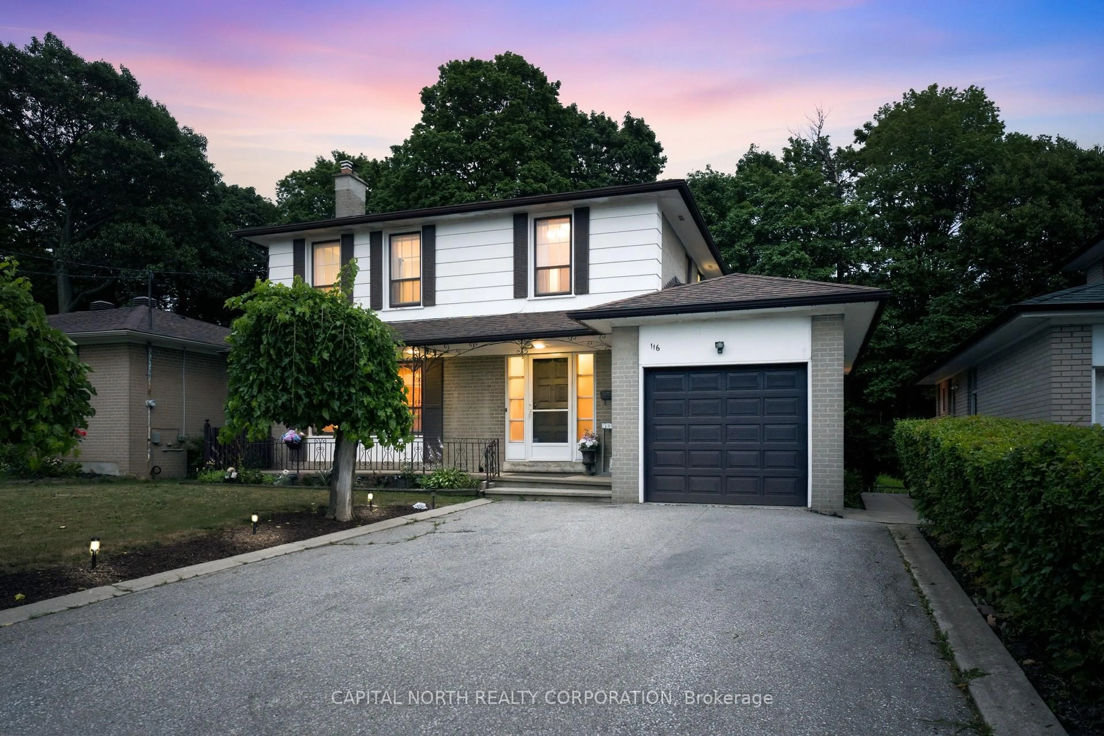 Home with vinyl exterior material, street for 116 Exbury Rd, Toronto Ontario M3M 1R1