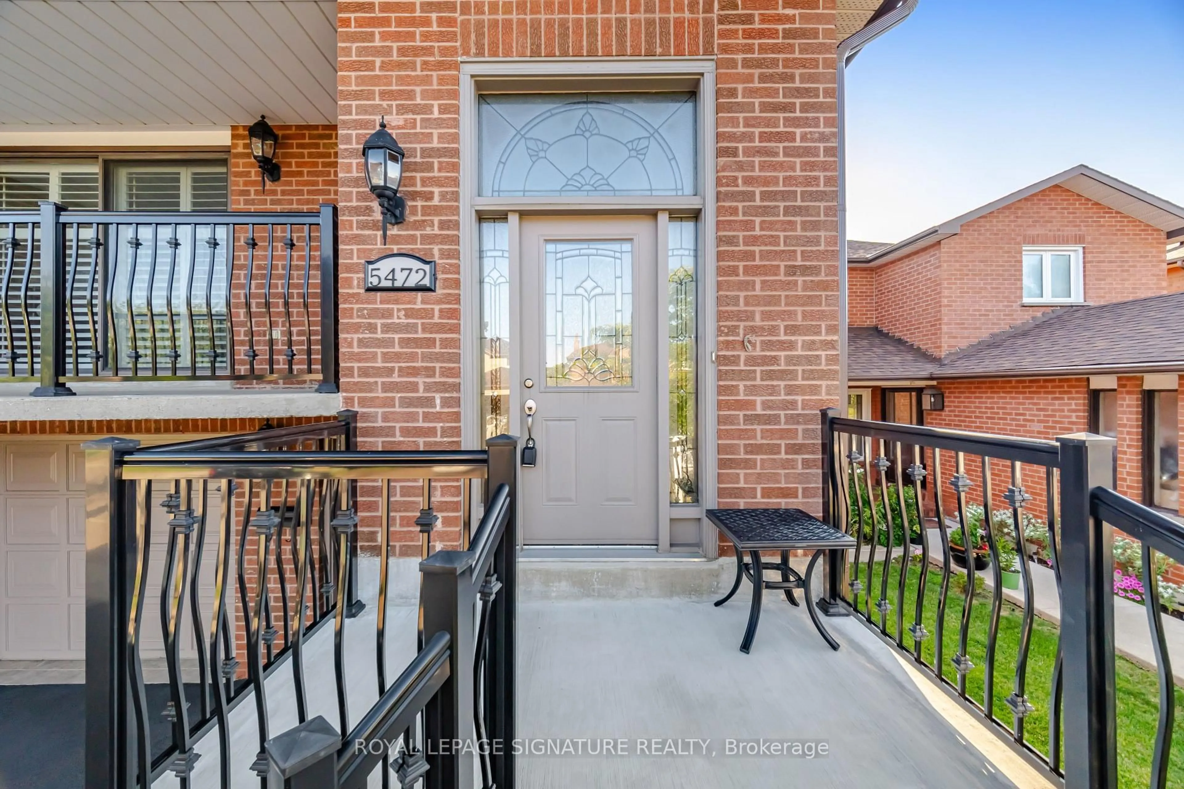 Unknown for 5472 Bourget Dr, Mississauga Ontario L5R 3C9