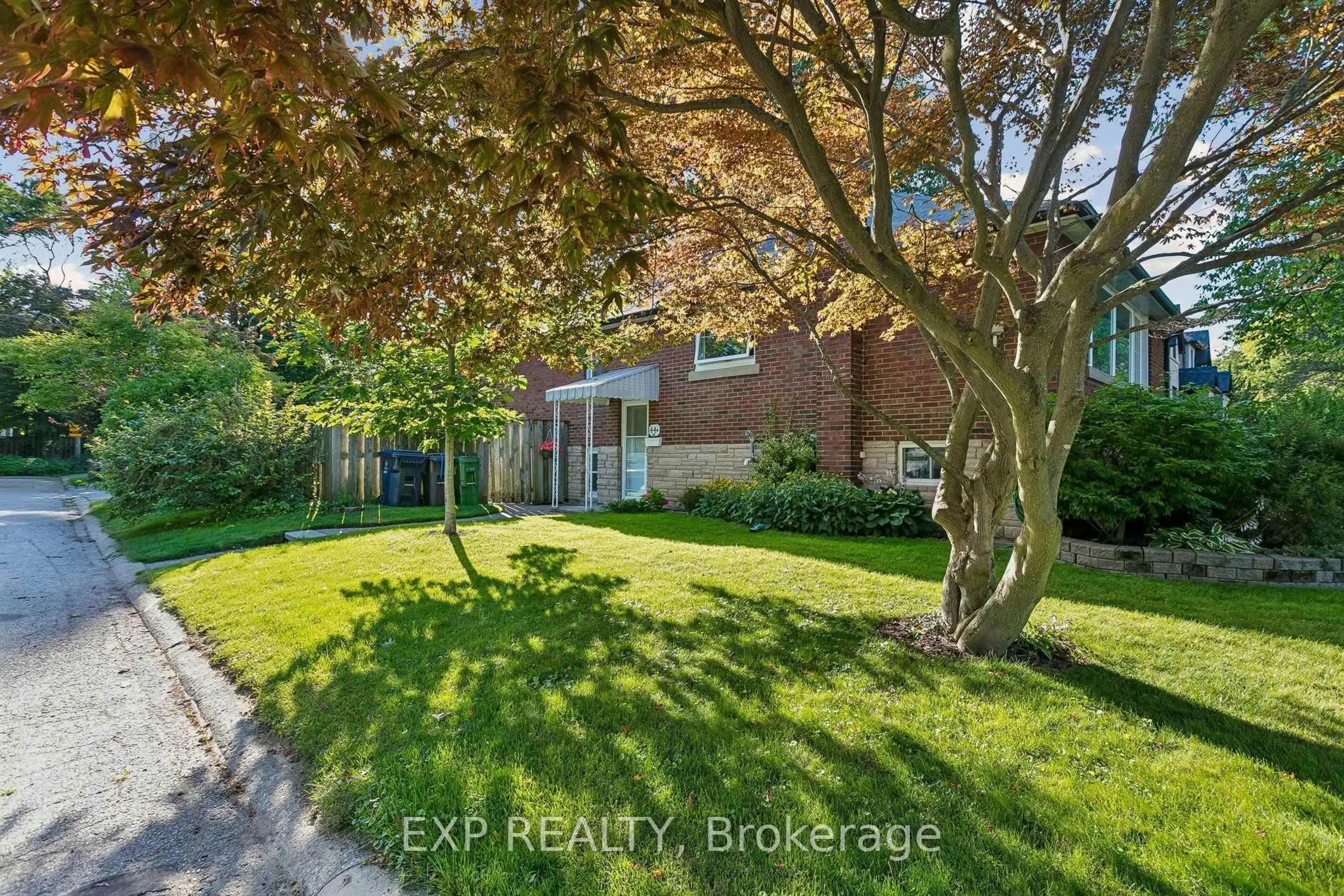 A pic from outside/outdoor area/front of a property/back of a property/a pic from drone, street for 44 Thirty Fifth St, Toronto Ontario M8W 3K2