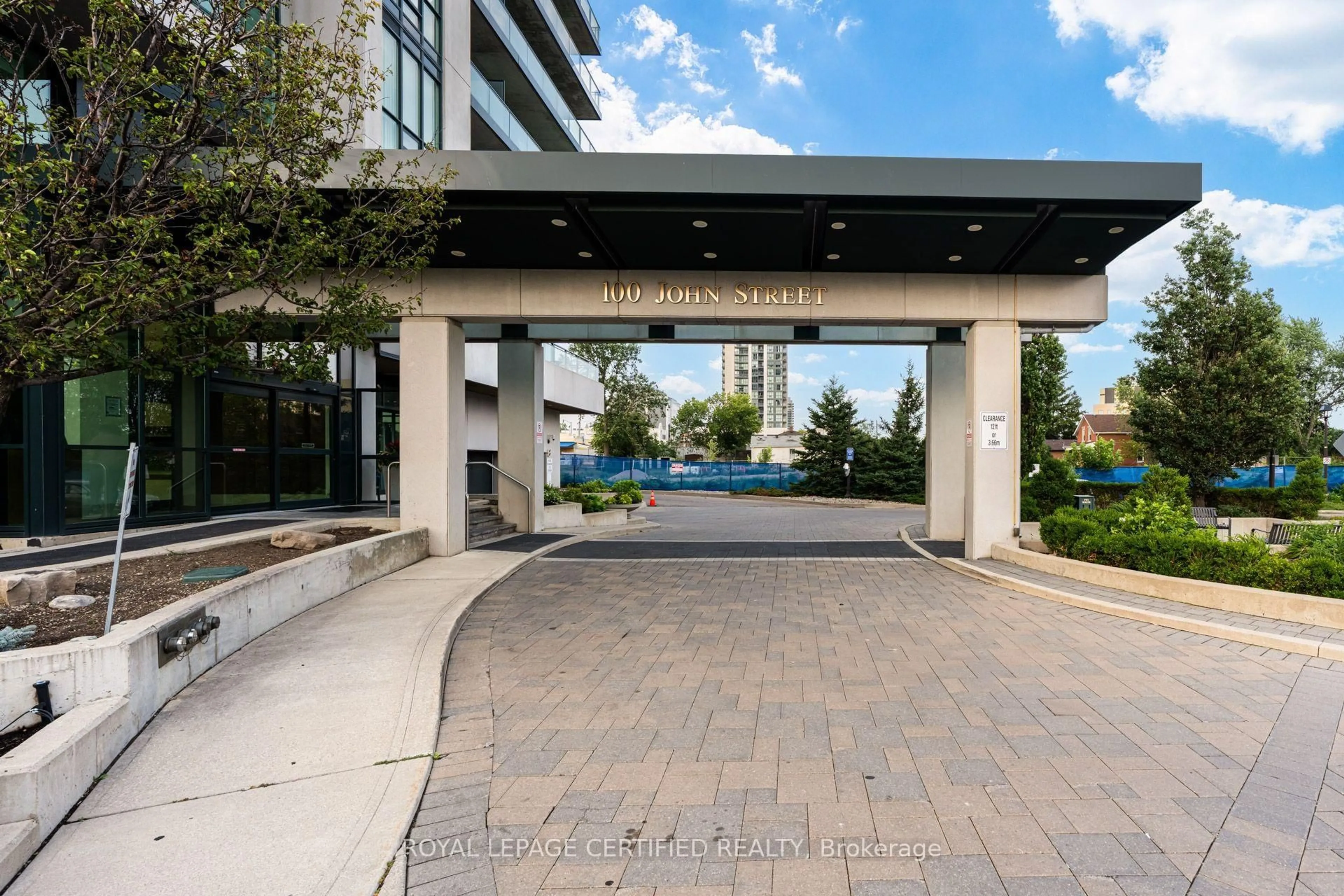Patio, street for 100 John St #1806, Brampton Ontario L6W 0A8