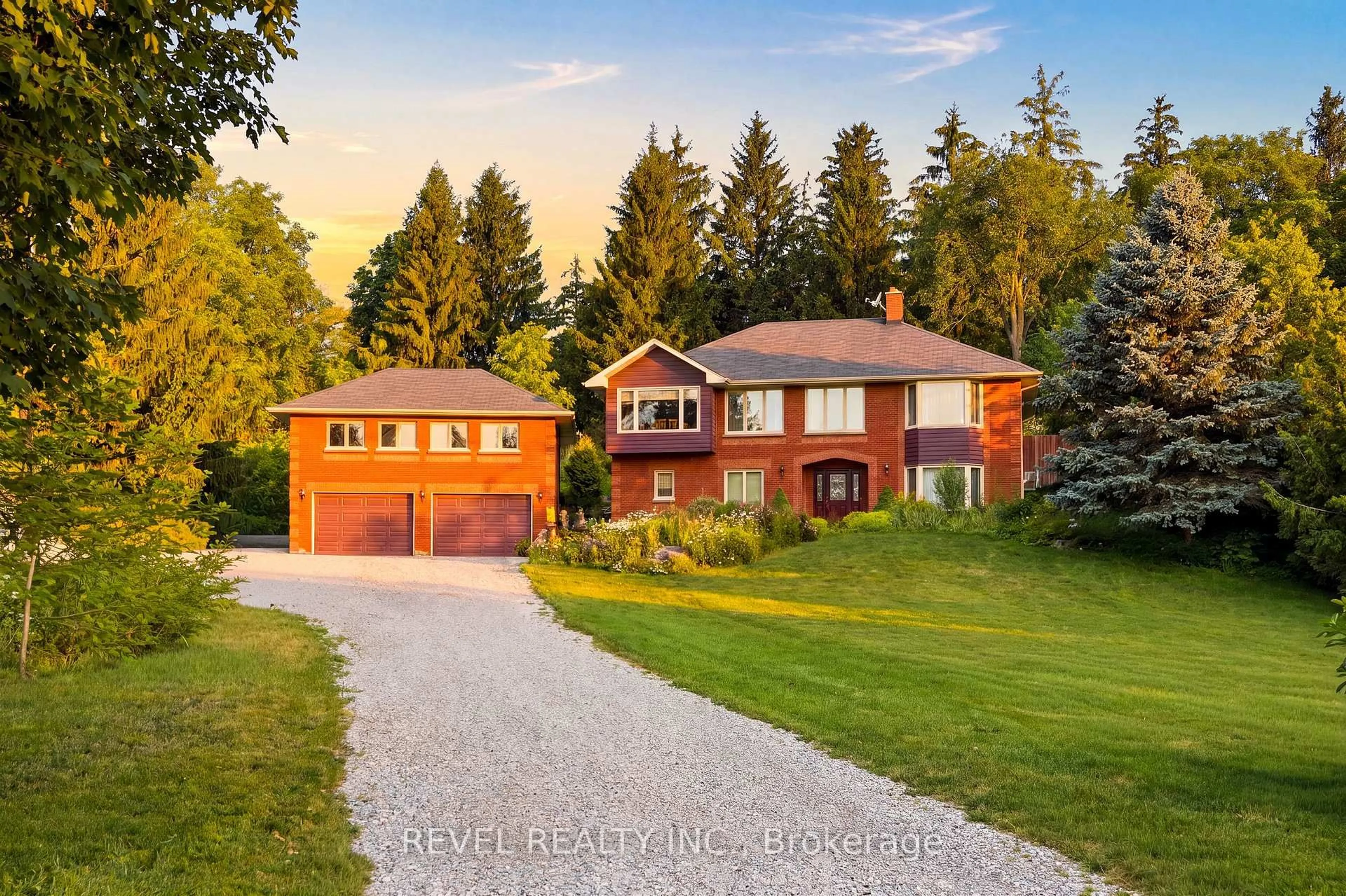Home with brick exterior material, street for 3156 Escarpment Sdrd, Caledon Ontario L7K 1E6