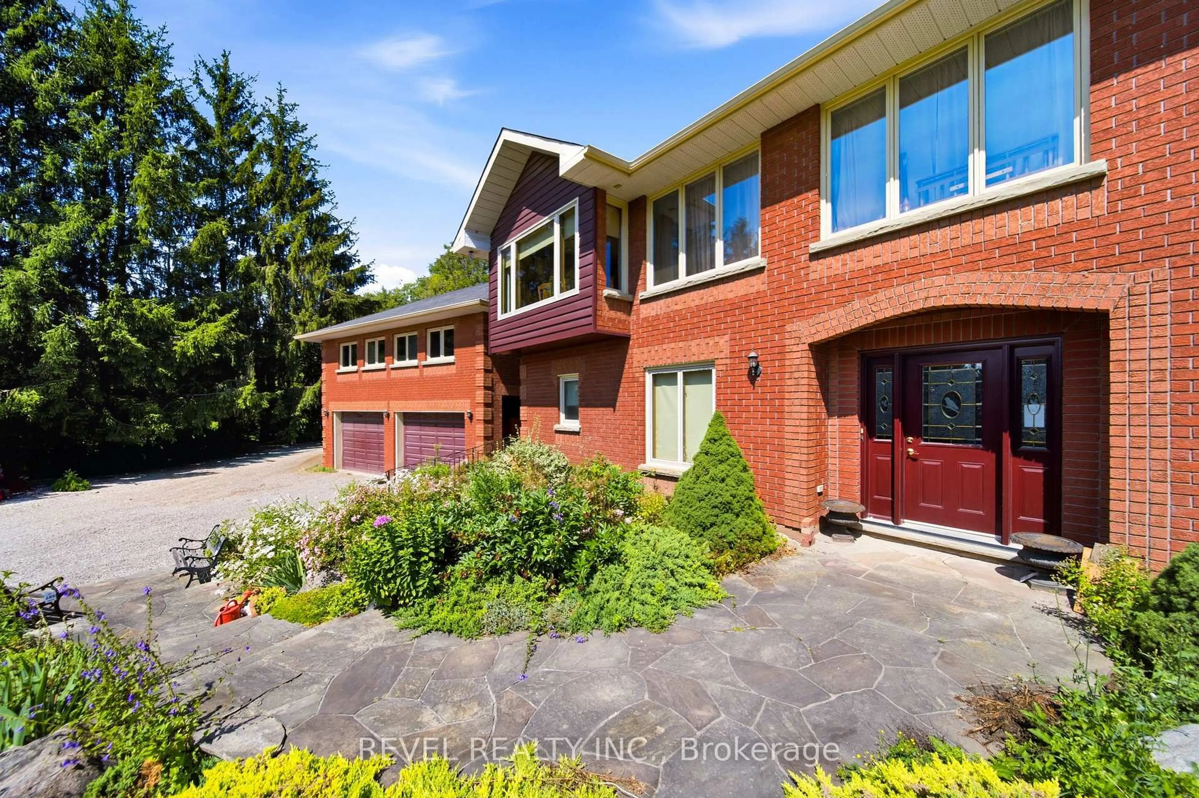 Home with brick exterior material, street for 3156 Escarpment Sdrd, Caledon Ontario L7K 1E6