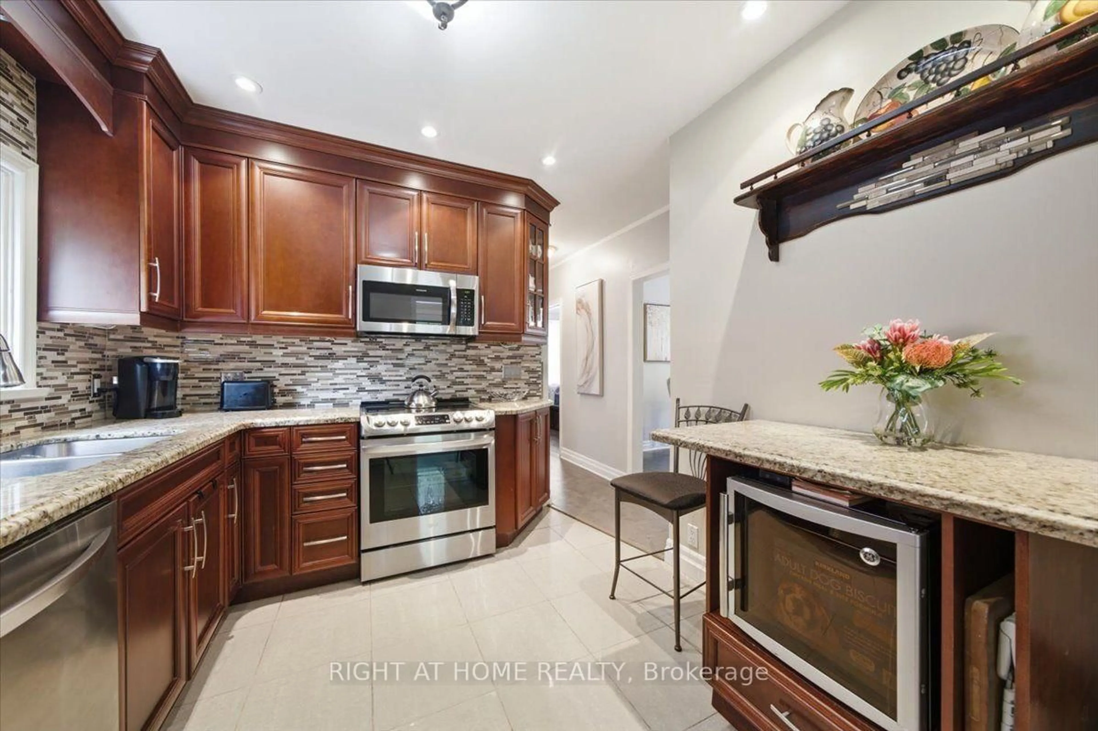 Open concept kitchen, ceramic/tile floor for 188 Queens Ave, Toronto Ontario M8V 2N9
