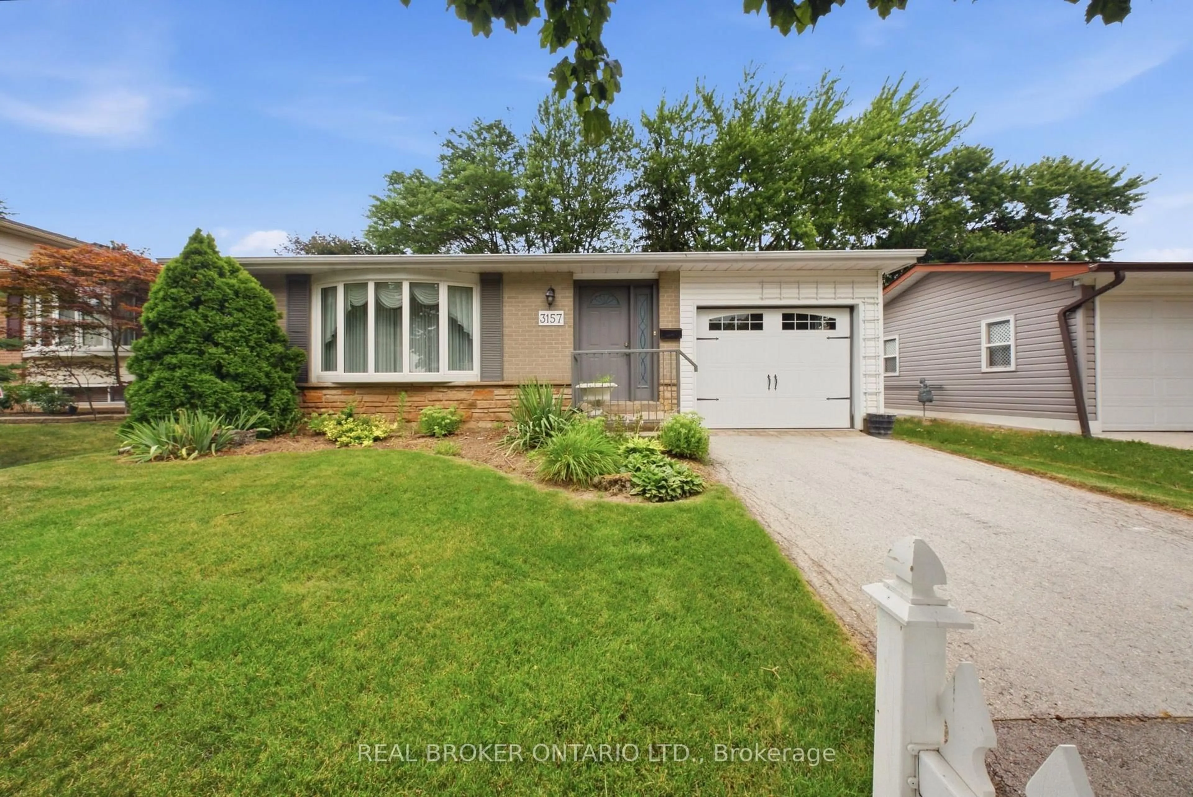 Home with brick exterior material, street for 3157 Palmer Dr, Burlington Ontario L7M 1L3