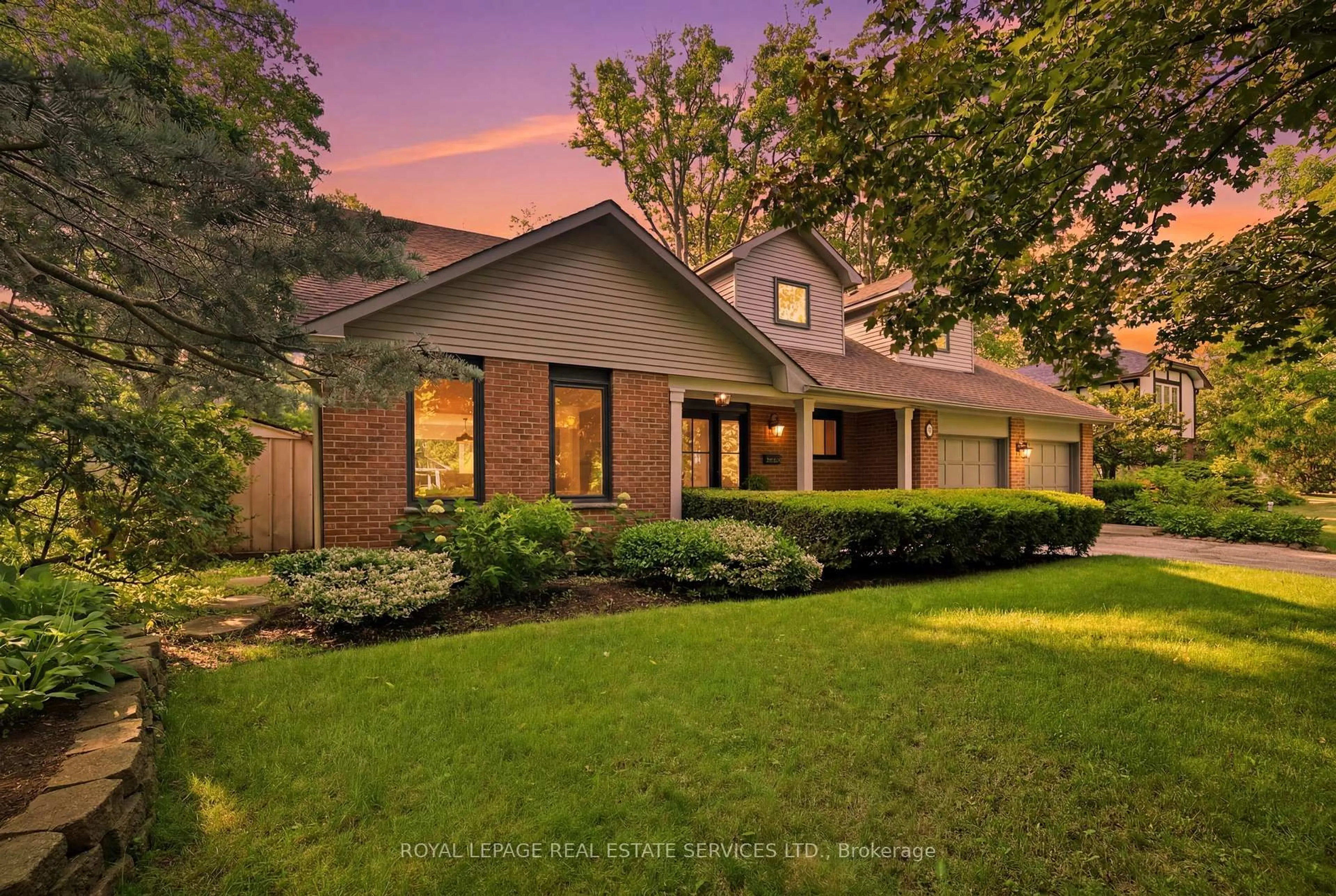Home with brick exterior material, unknown for 11 Regency Crt, Oakville Ontario L6H 2P6