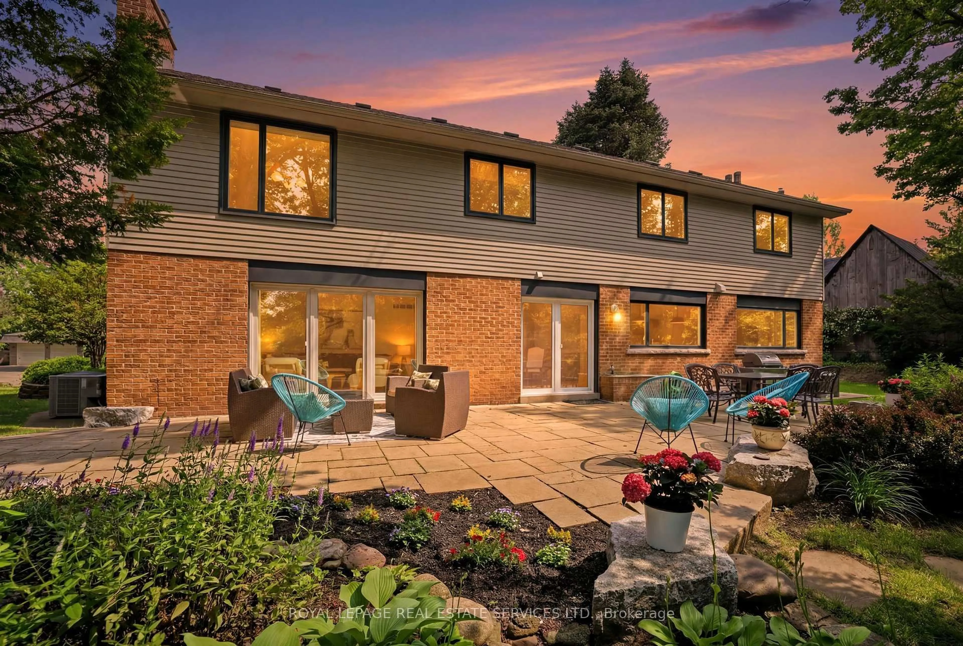 Home with brick exterior material, unknown for 11 Regency Crt, Oakville Ontario L6H 2P6