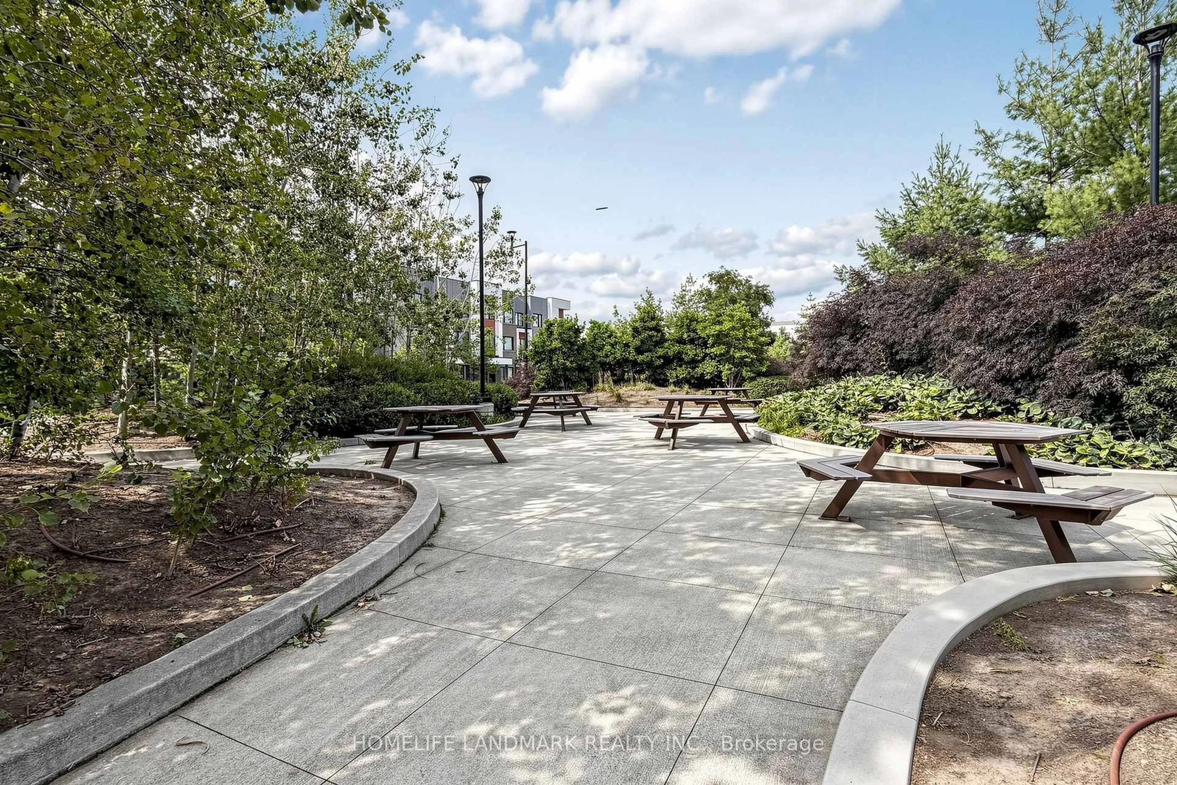 Patio, street for 128 Grovewood Common #403, Oakville Ontario L6H 0X3