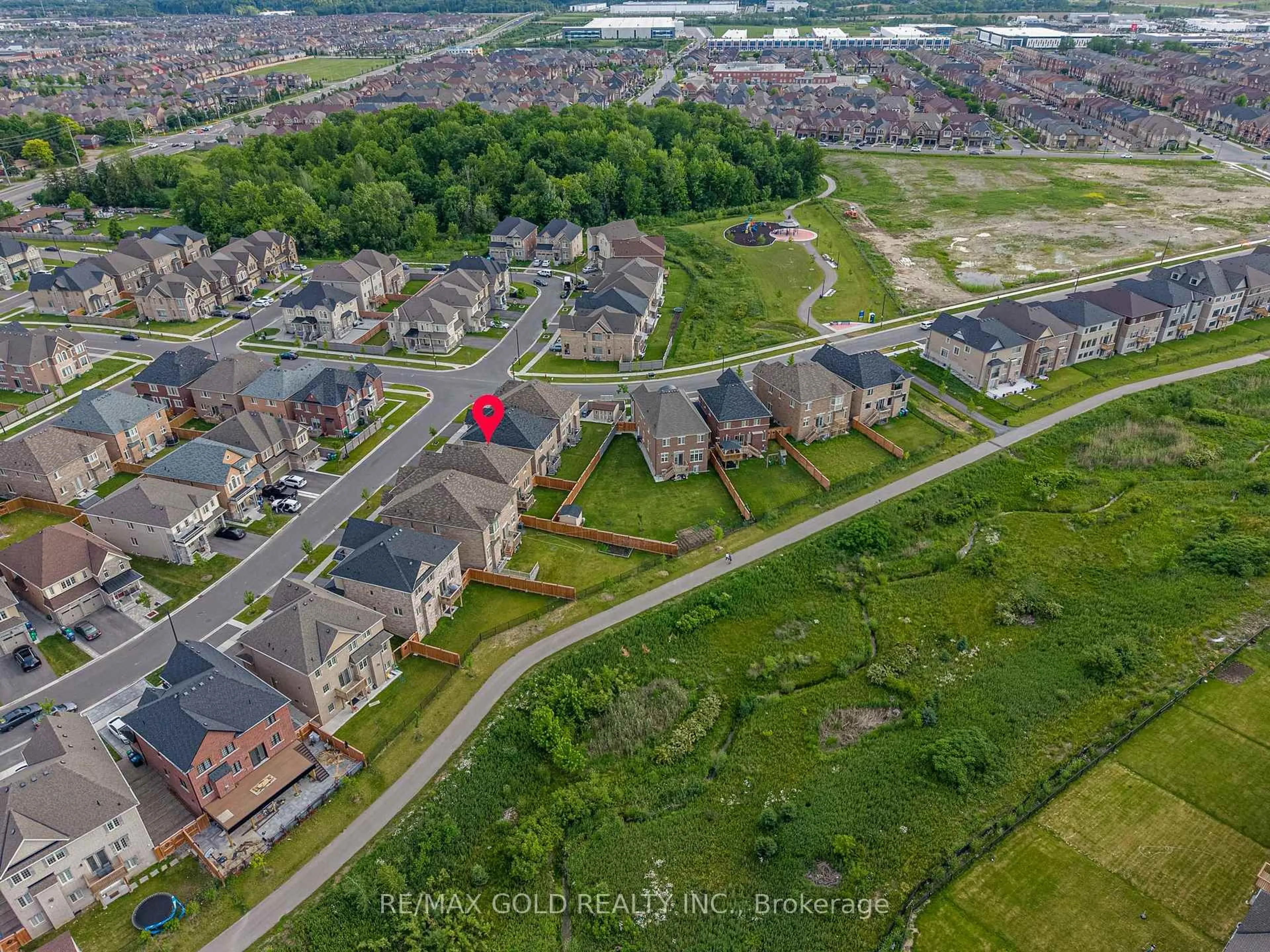 A pic from outside/outdoor area/front of a property/back of a property/a pic from drone, street for 66 Puffin Cres, Brampton Ontario L6R 4C3