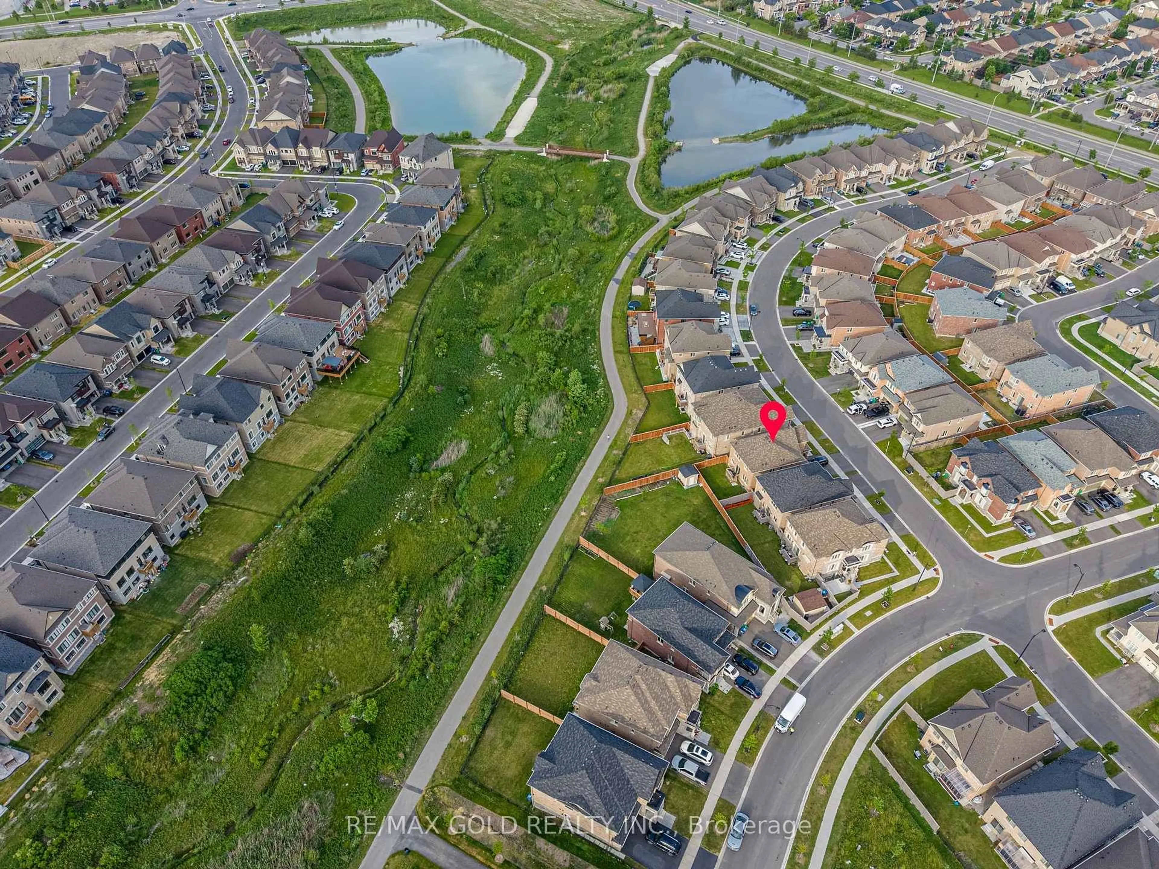 A pic from outside/outdoor area/front of a property/back of a property/a pic from drone, street for 66 Puffin Cres, Brampton Ontario L6R 4C3