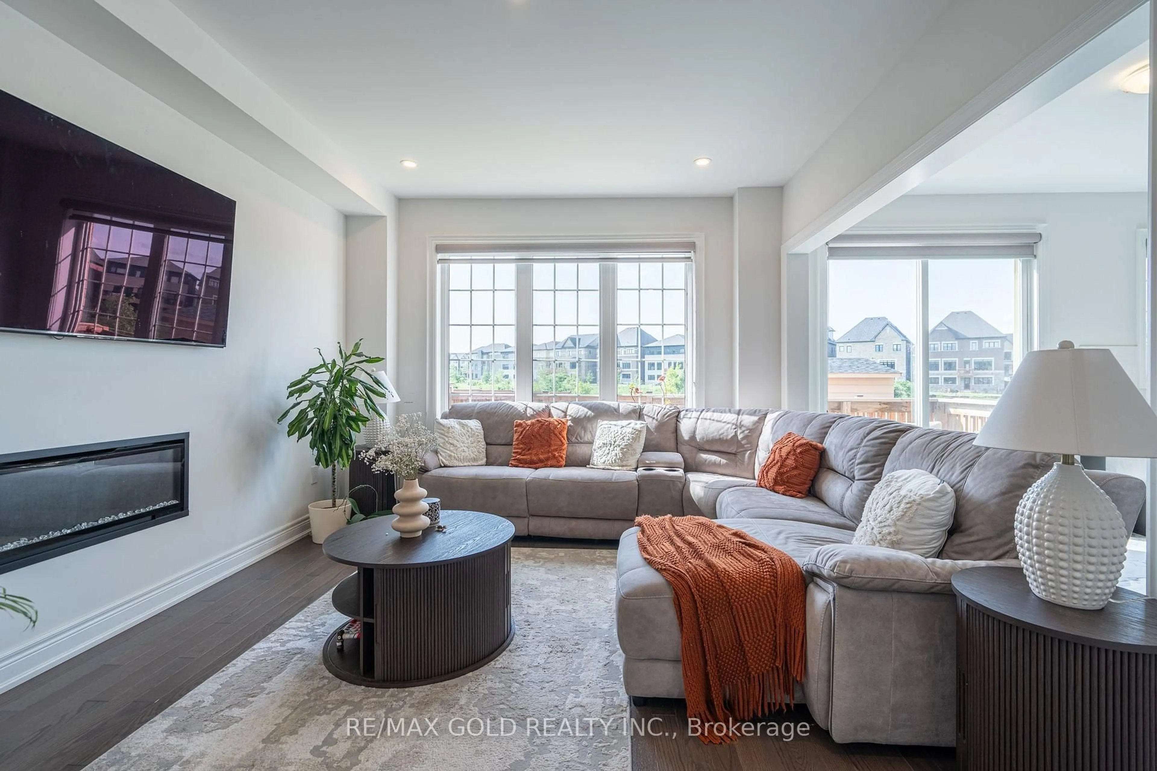 Living room with furniture, unknown for 66 Puffin Cres, Brampton Ontario L6R 4C3