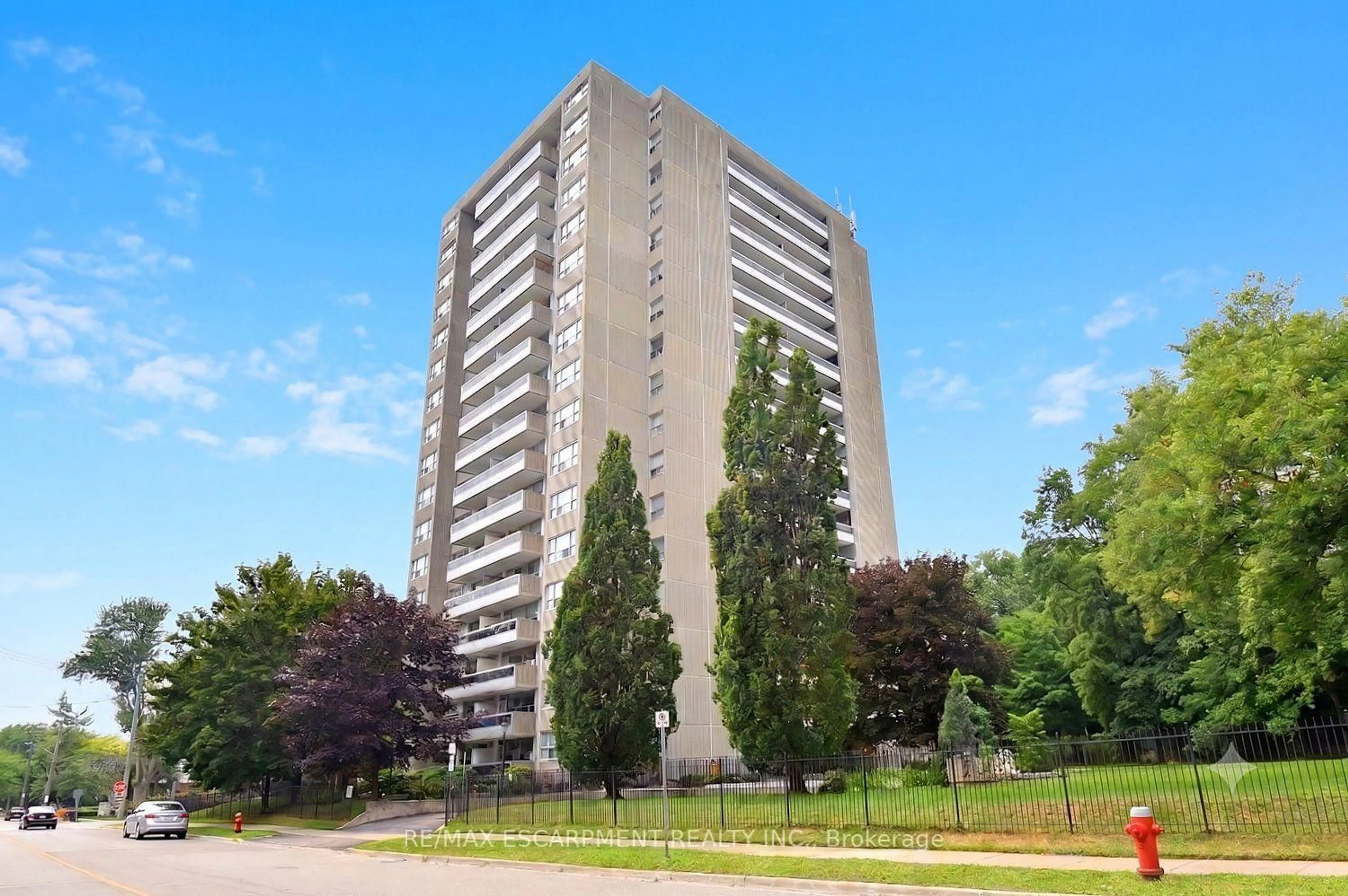 Unknown for 2263 Marine Dr #401, Oakville Ontario L6L 5K1