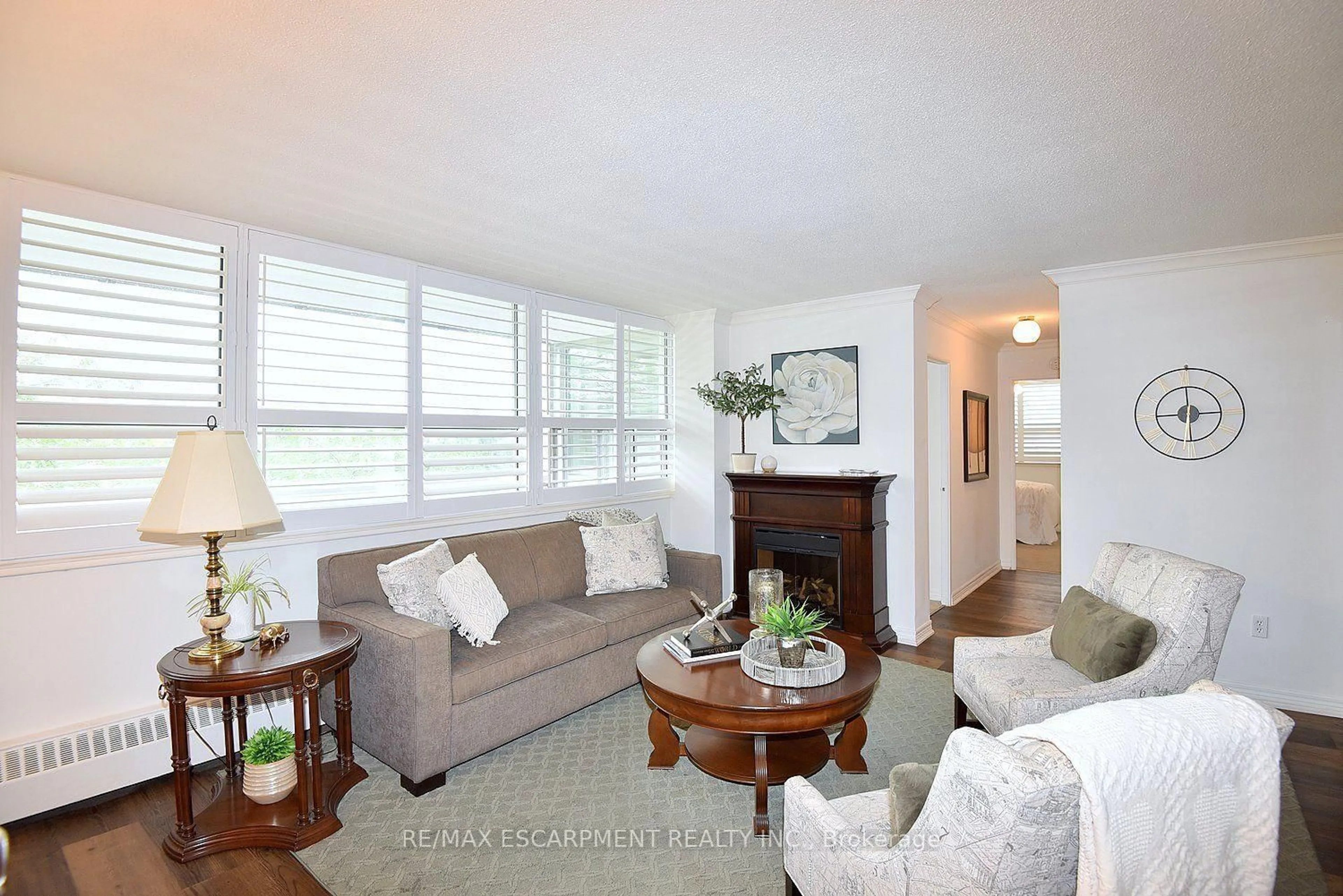Living room with furniture, unknown for 2263 Marine Dr #401, Oakville Ontario L6L 5K1