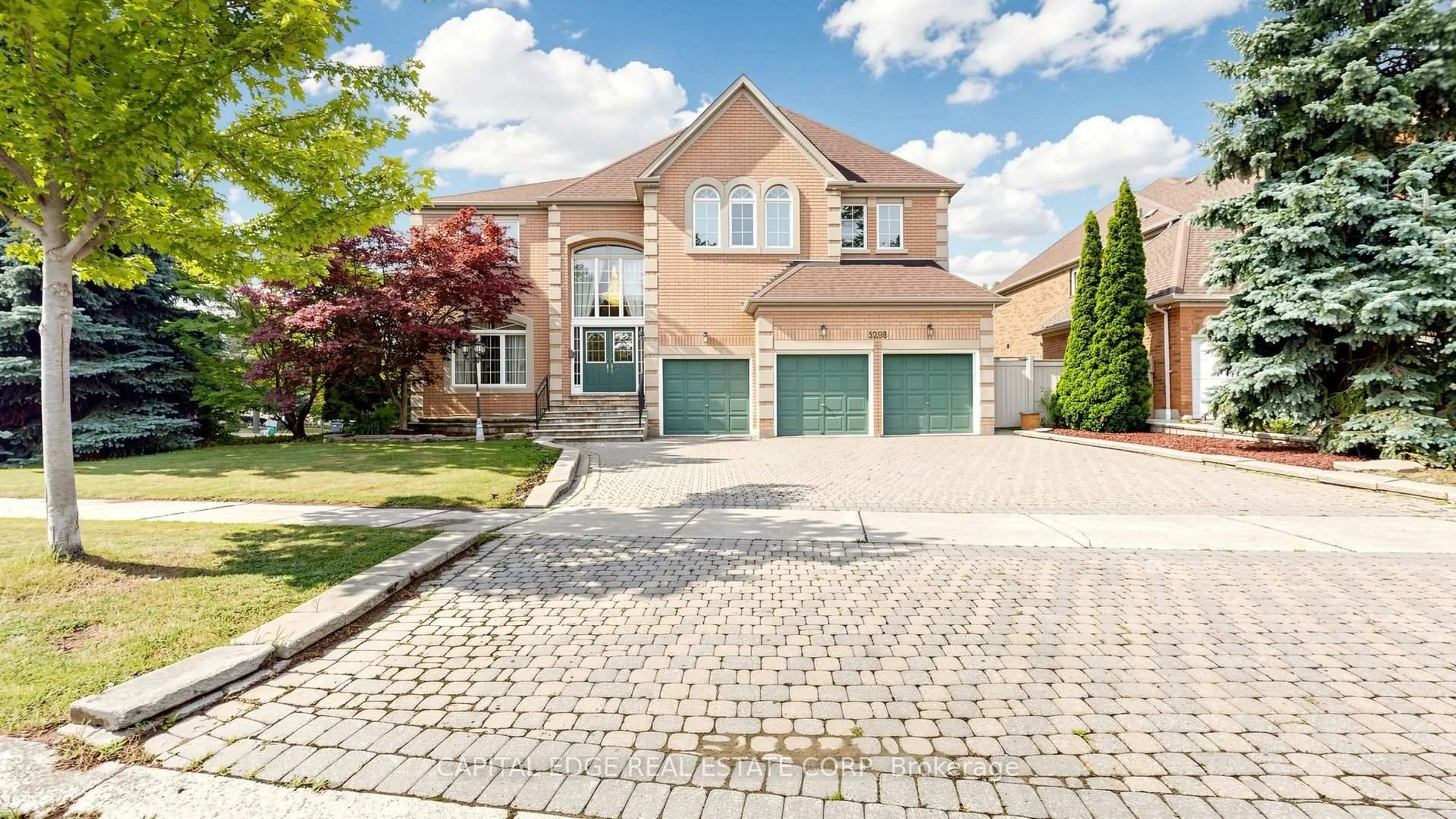Home with brick exterior material, street for 5298 Roanoke Crt, Mississauga Ontario L5M 5H8