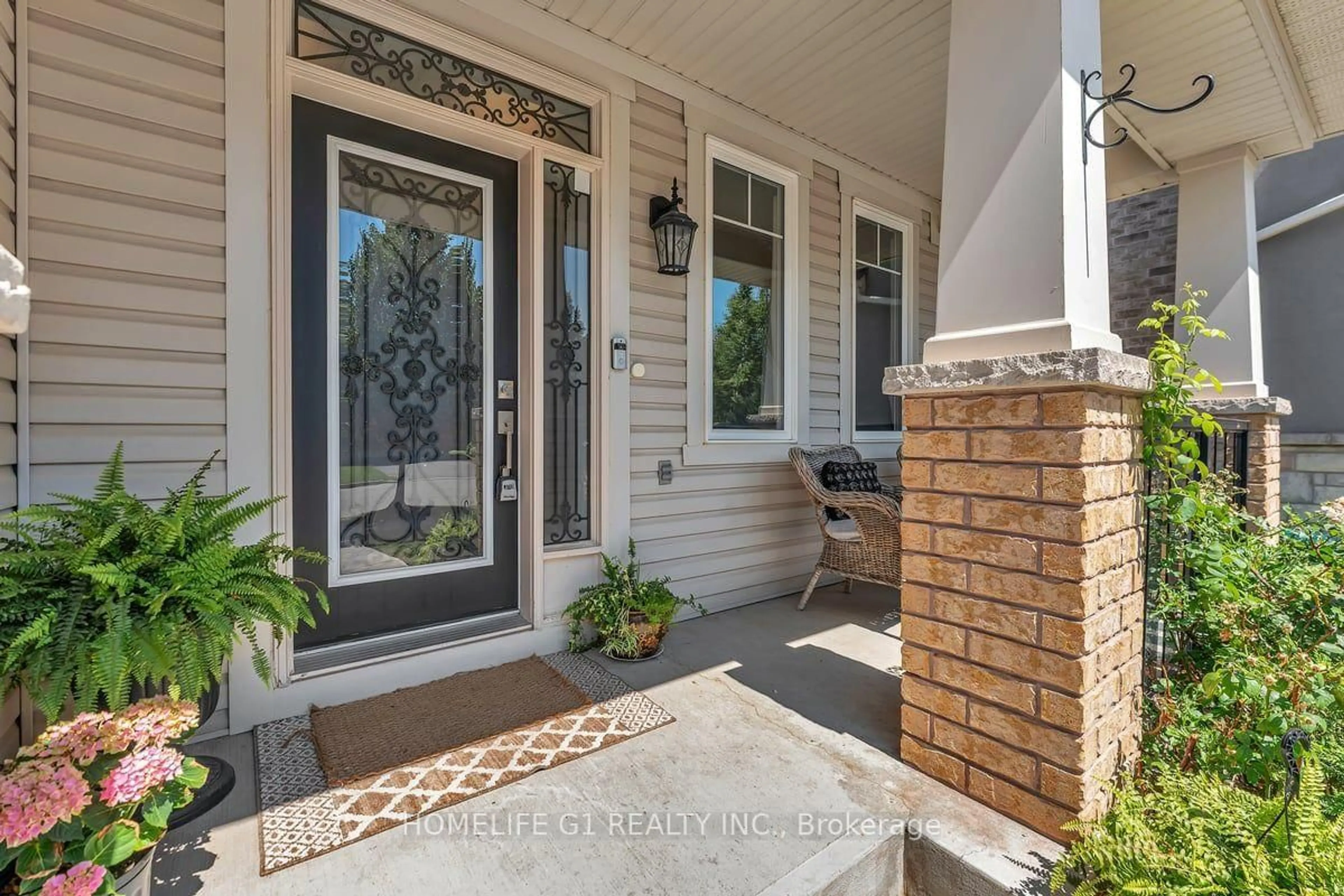 Indoor entryway for 889 Challinor Terr, Milton Ontario L9T 7V6