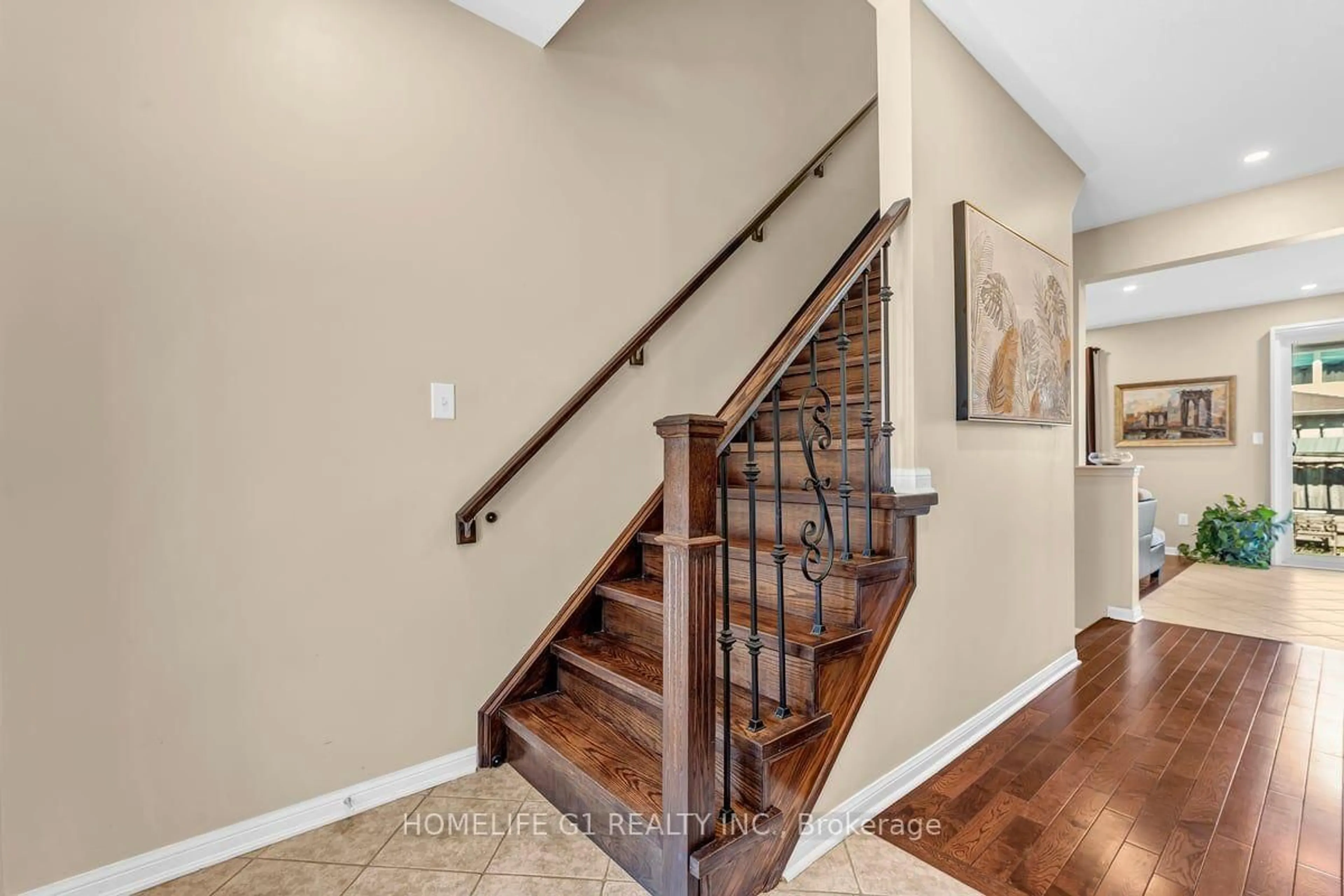 Stairs for 889 Challinor Terr, Milton Ontario L9T 7V6