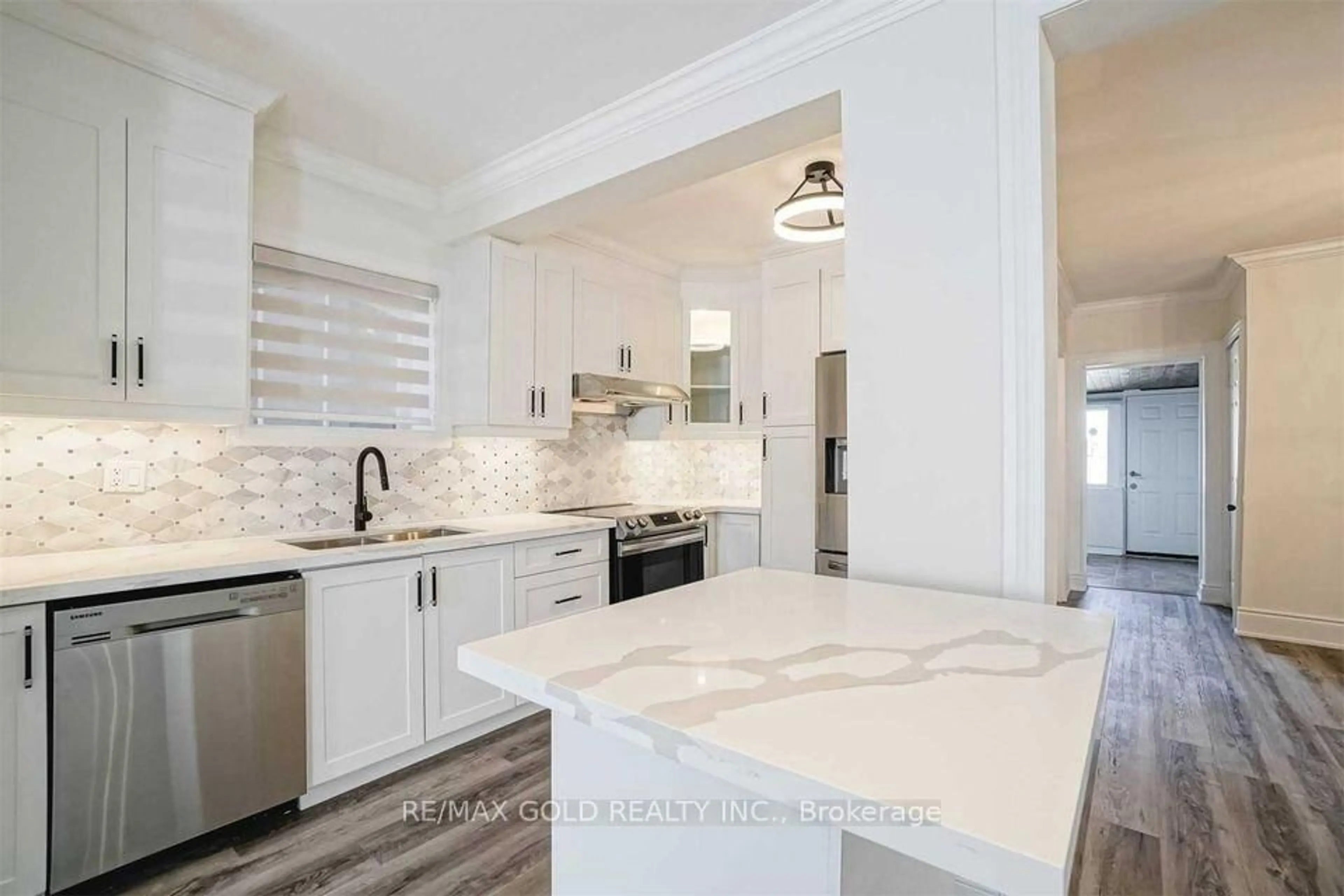 Open concept kitchen, ceramic/tile floor for 4 Adamson St, Halton Hills Ontario L0P 0A2