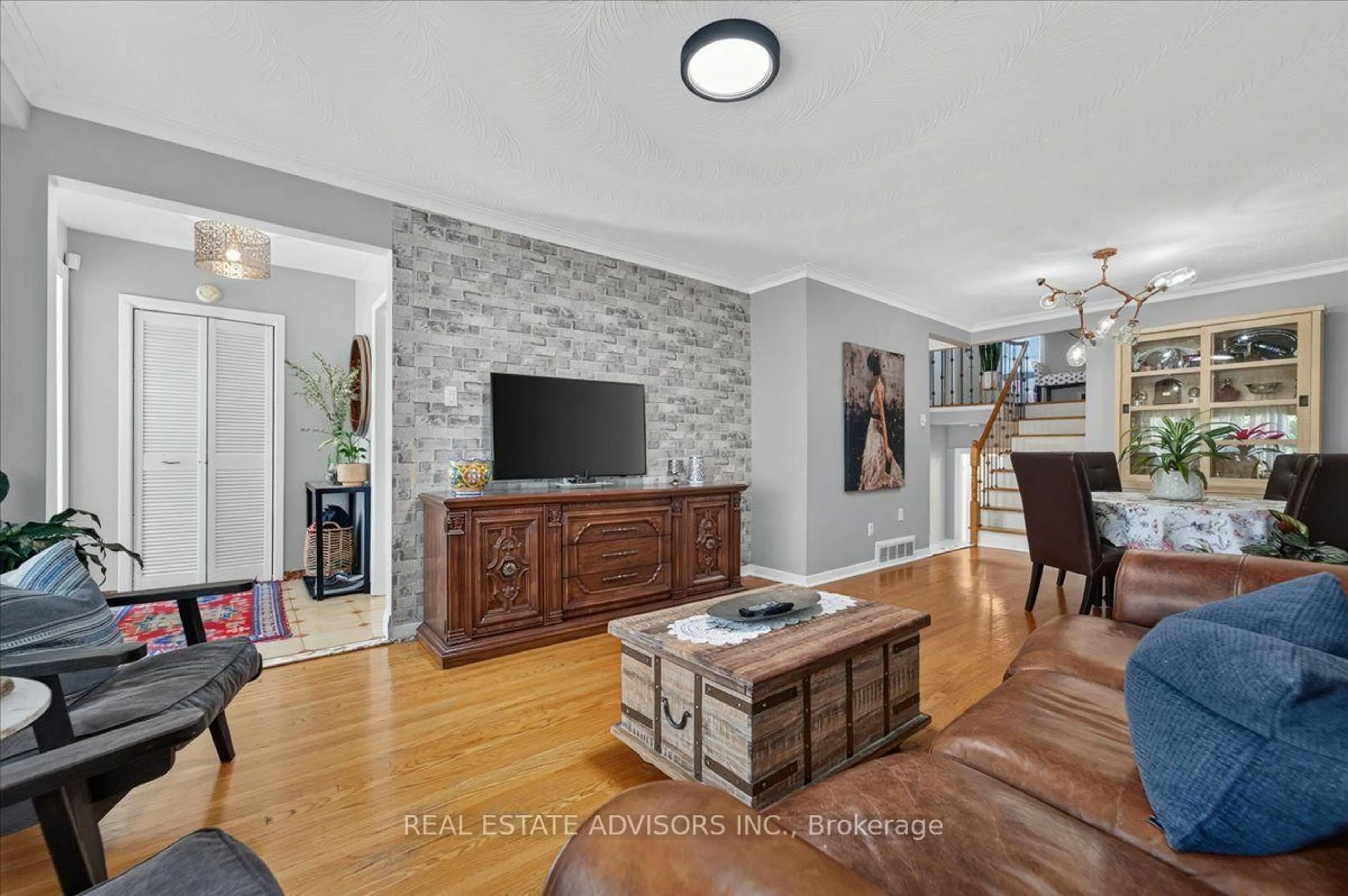 Living room with furniture, unknown for 14 Grampian Cres, Toronto Ontario M9L 2L3