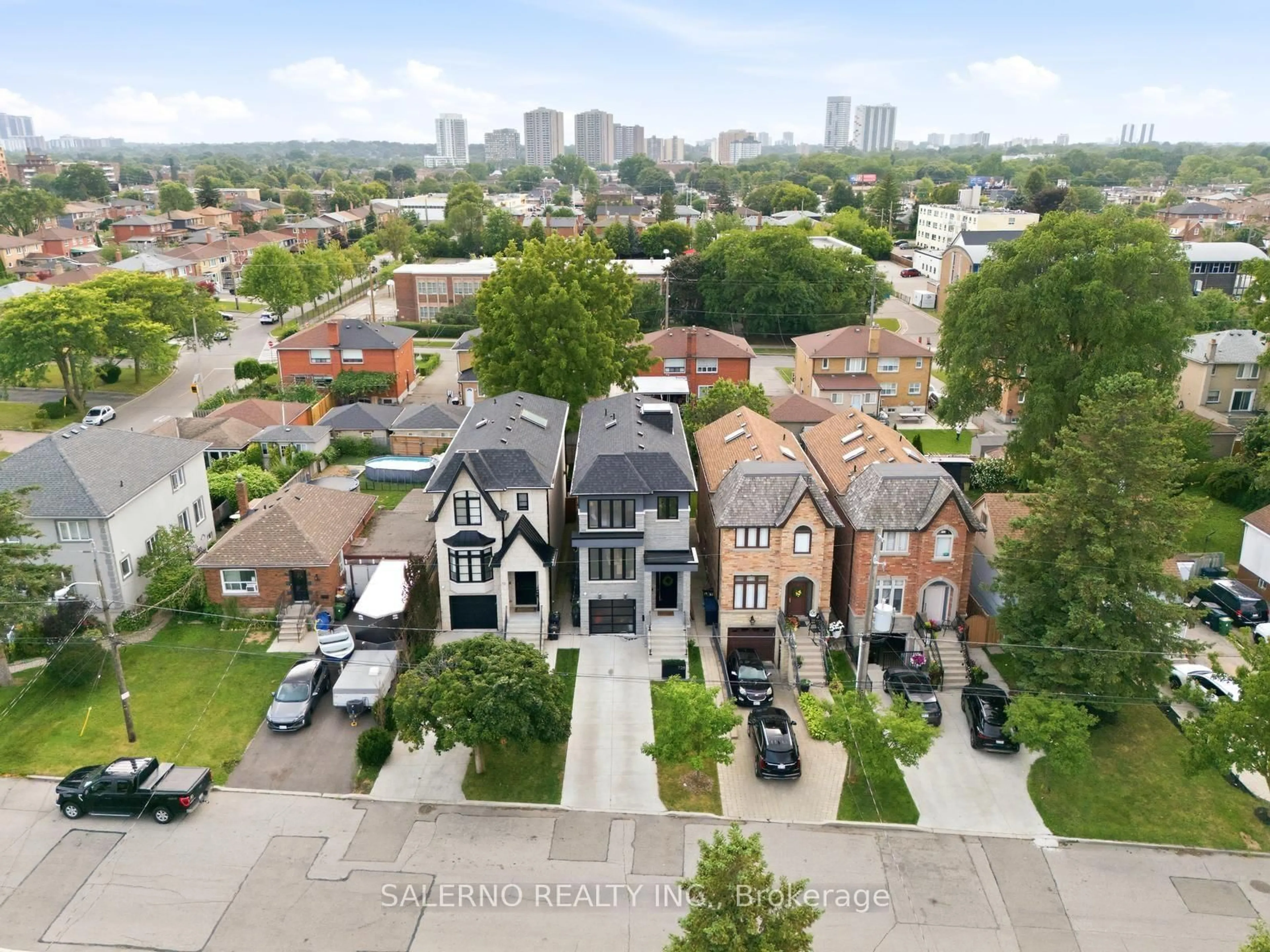 A pic from outside/outdoor area/front of a property/back of a property/a pic from drone, city buildings view from balcony for 72 Renfield St #B, Toronto Ontario M6M 4V7